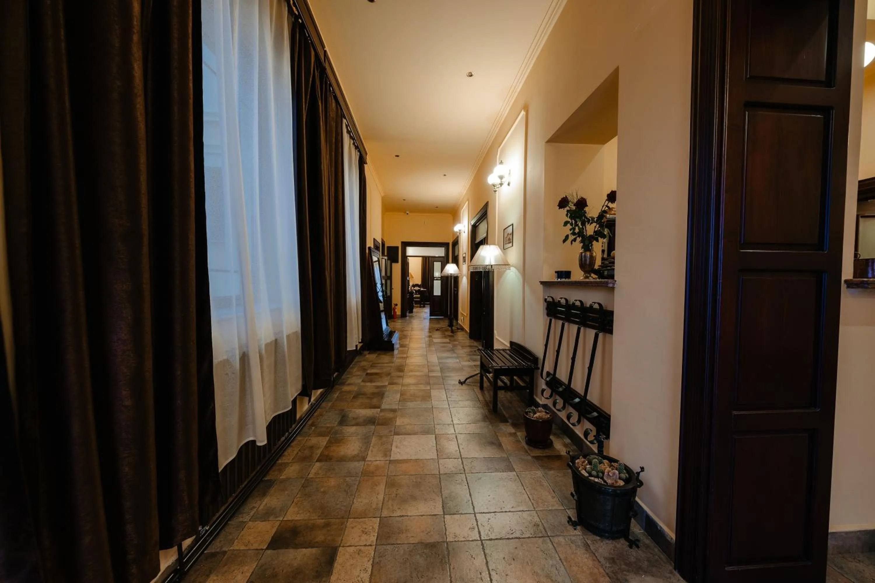 Lobby or reception in IRIS BOUTIQUE 4star - Vila Turistica - Centru Vatra Dornei - SELF CHECK-IN
