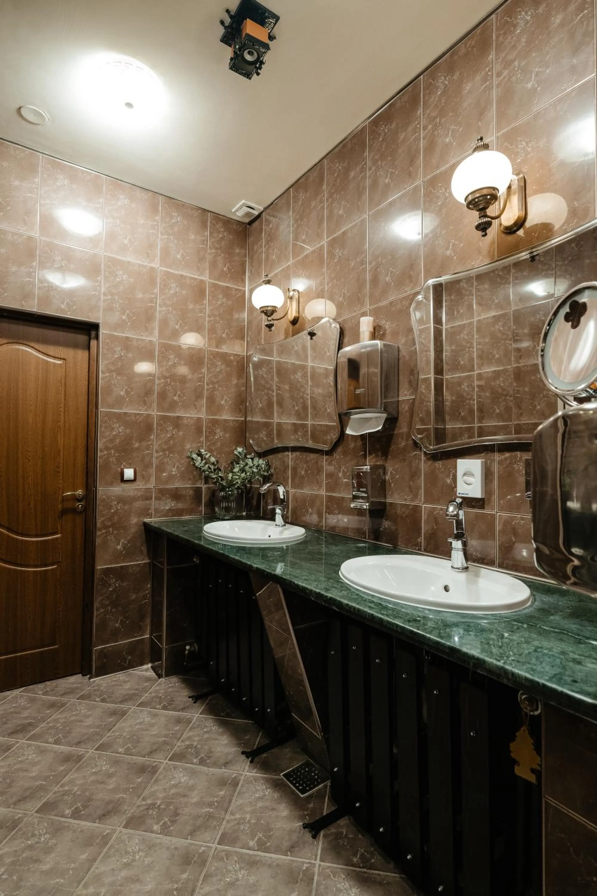 Toilet in IRIS BOUTIQUE 4star - Vila Turistica - Centru Vatra Dornei - SELF CHECK-IN