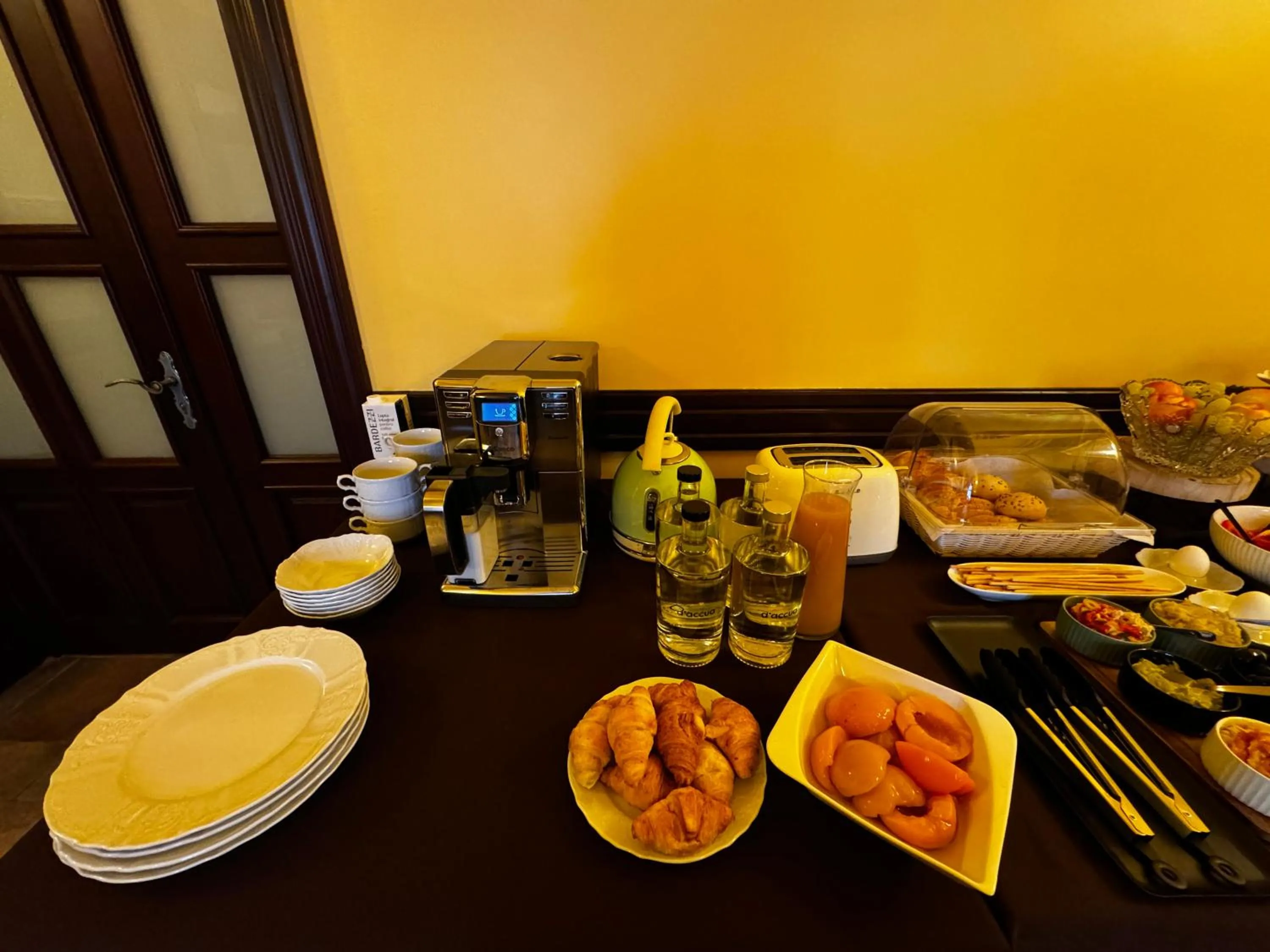 Food and drinks in IRIS BOUTIQUE 4star - Vila Turistica - Centru Vatra Dornei - SELF CHECK-IN