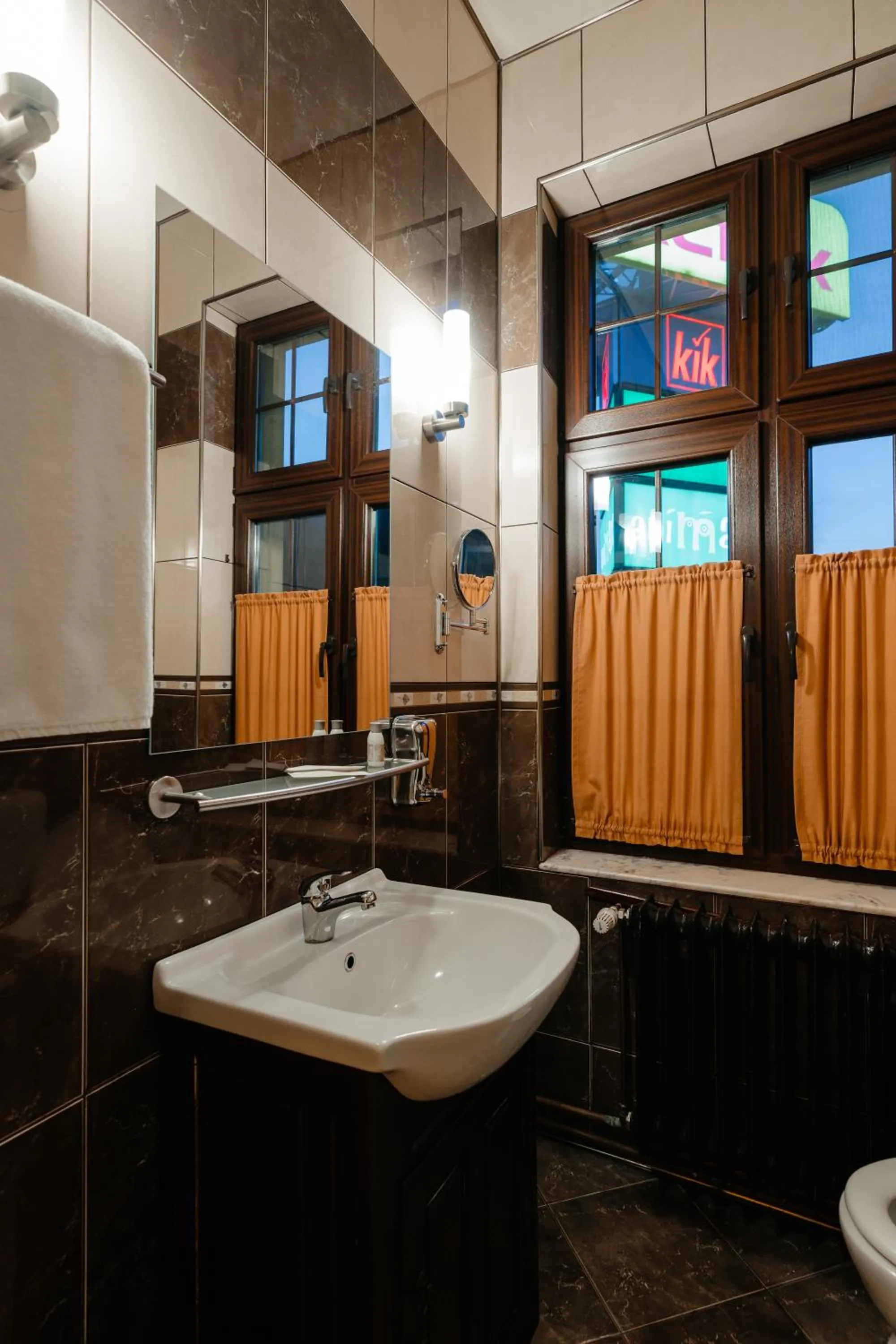 Toilet in IRIS BOUTIQUE 4star - Vila Turistica - Centru Vatra Dornei - SELF CHECK-IN