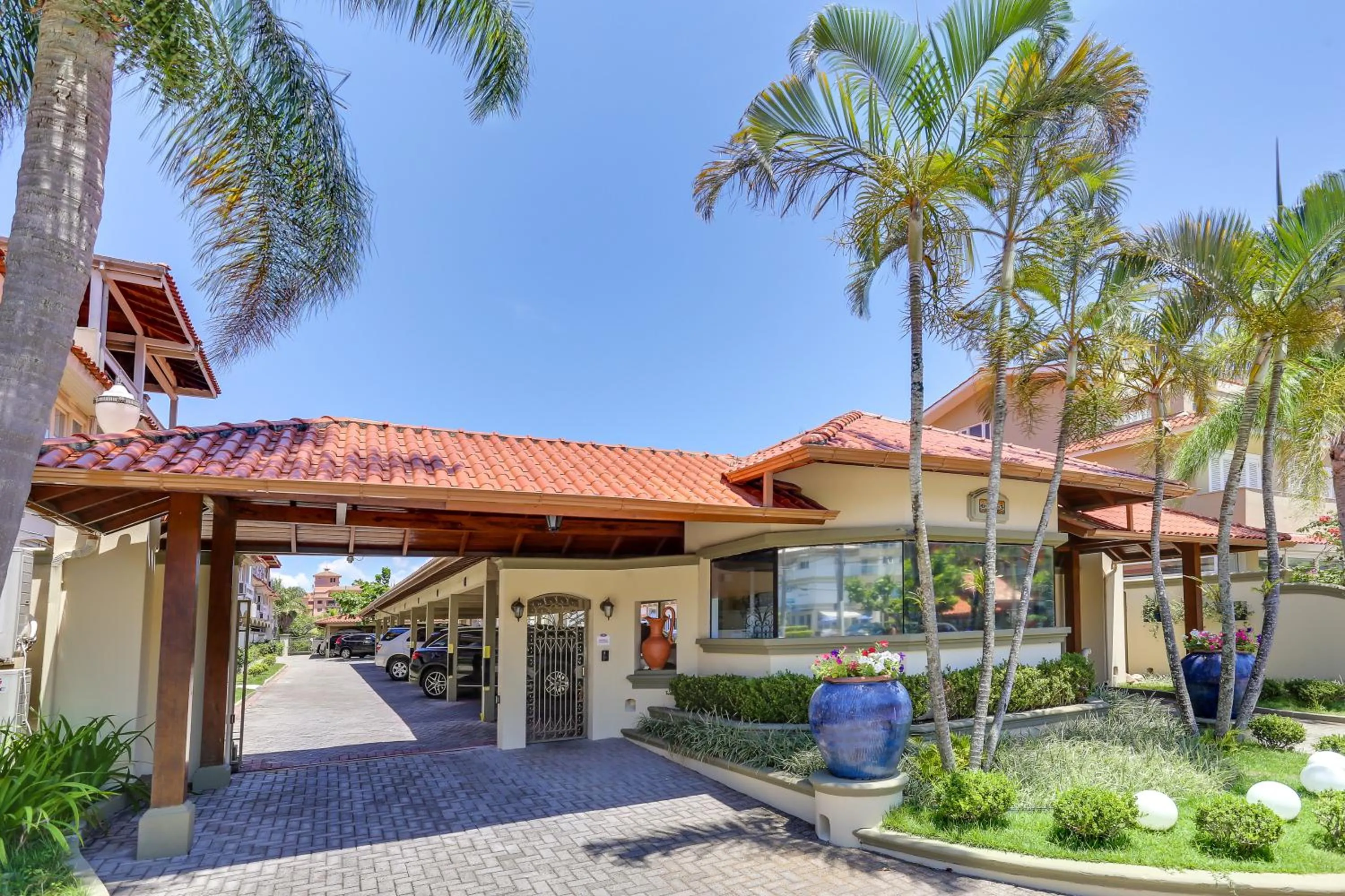 Facade/entrance in Villas Jurerê Residences