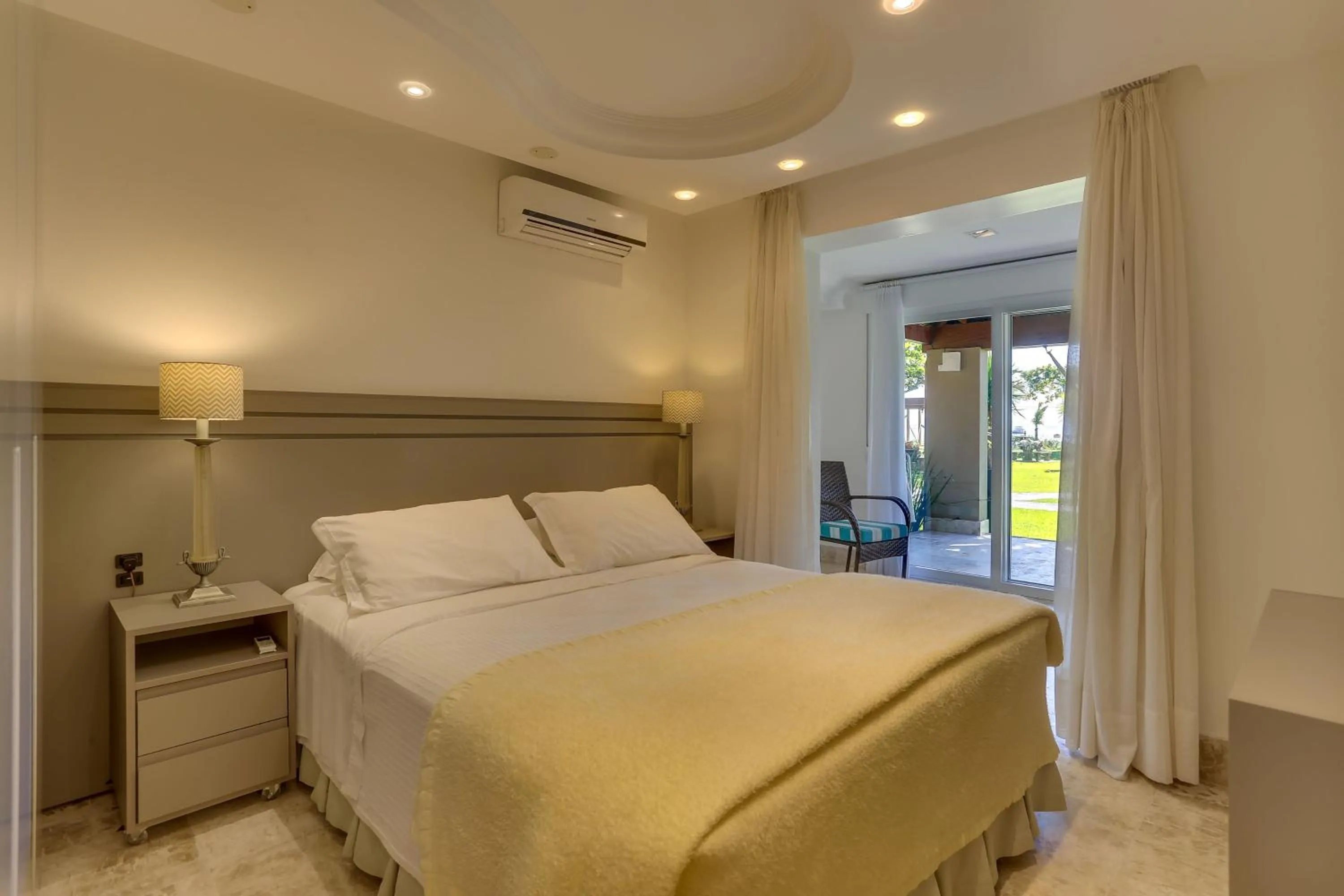 Bedroom, Bed in Villas Jurerê Residences