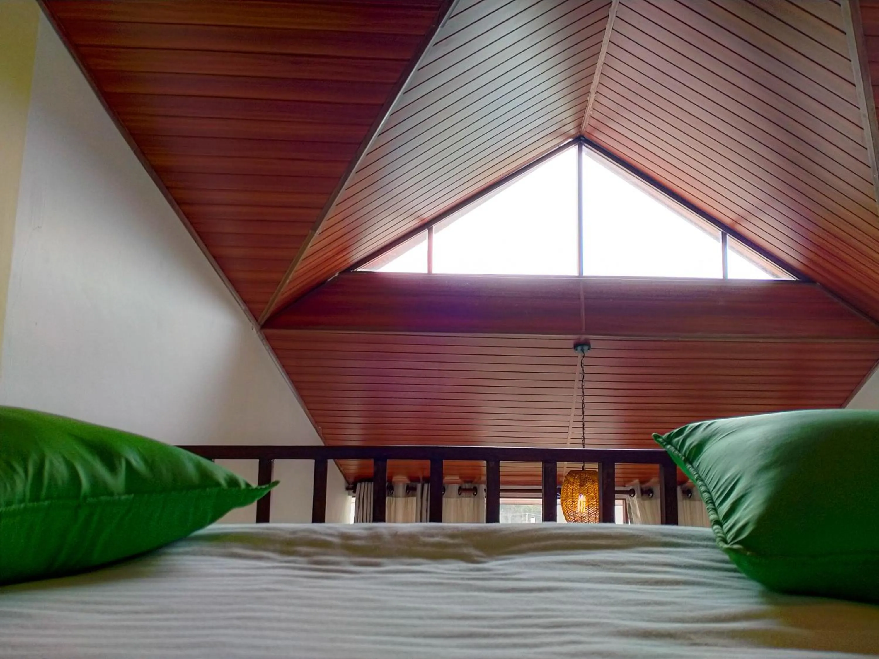 Bed in MANUDI Glenfallsedge Rest