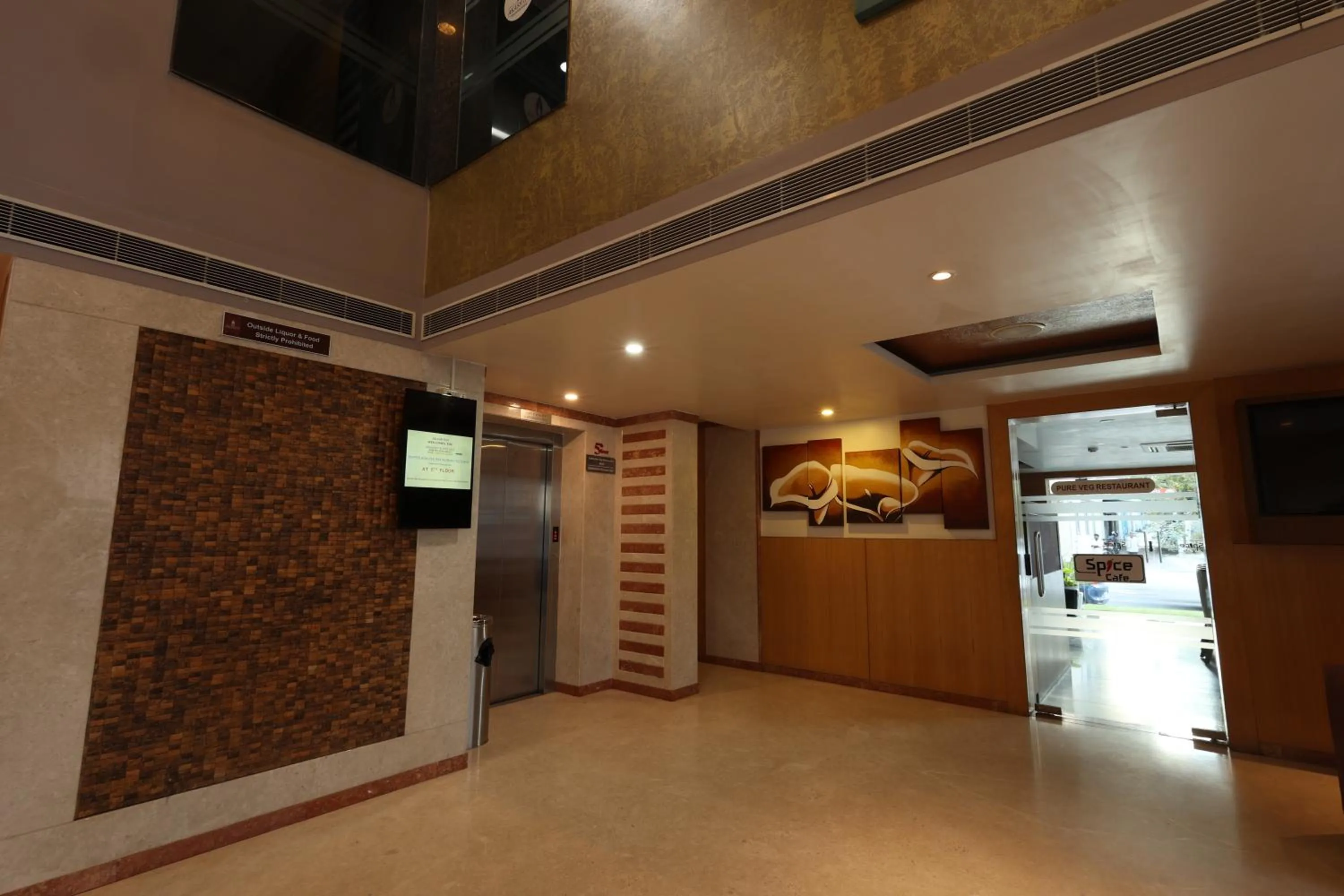 elevator in Akash Inn