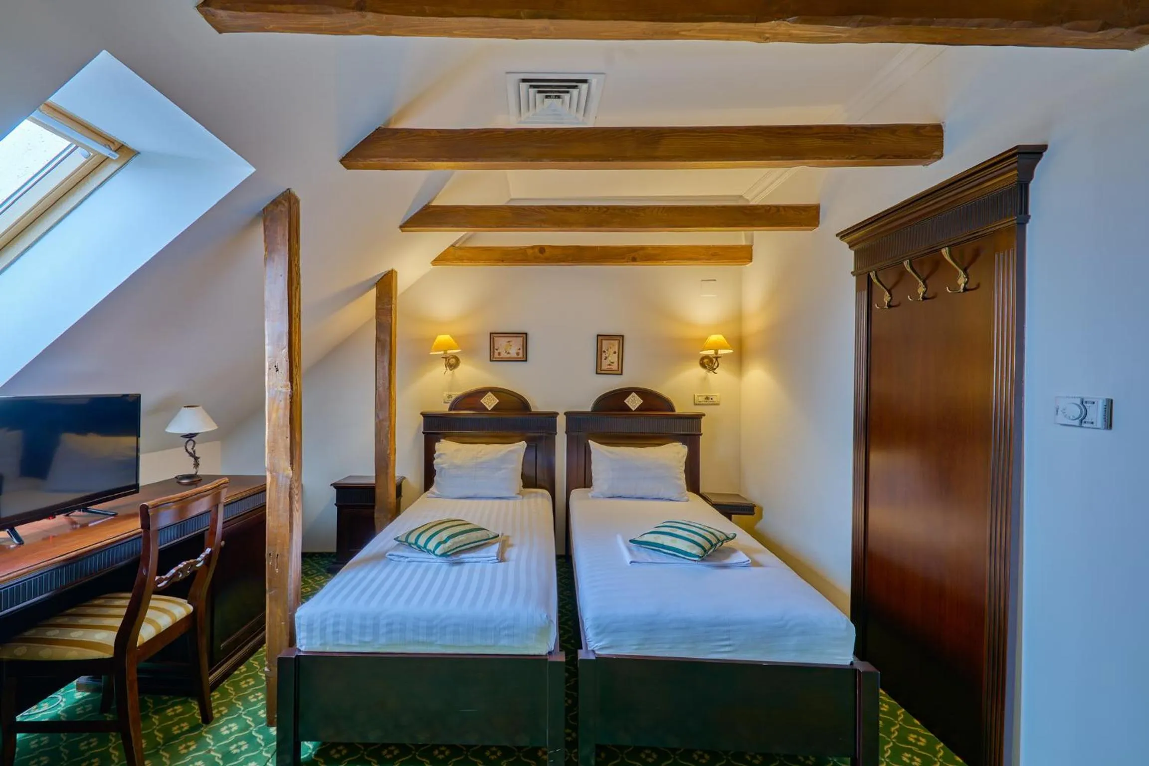 Bed in Hotel Classico Timisoara