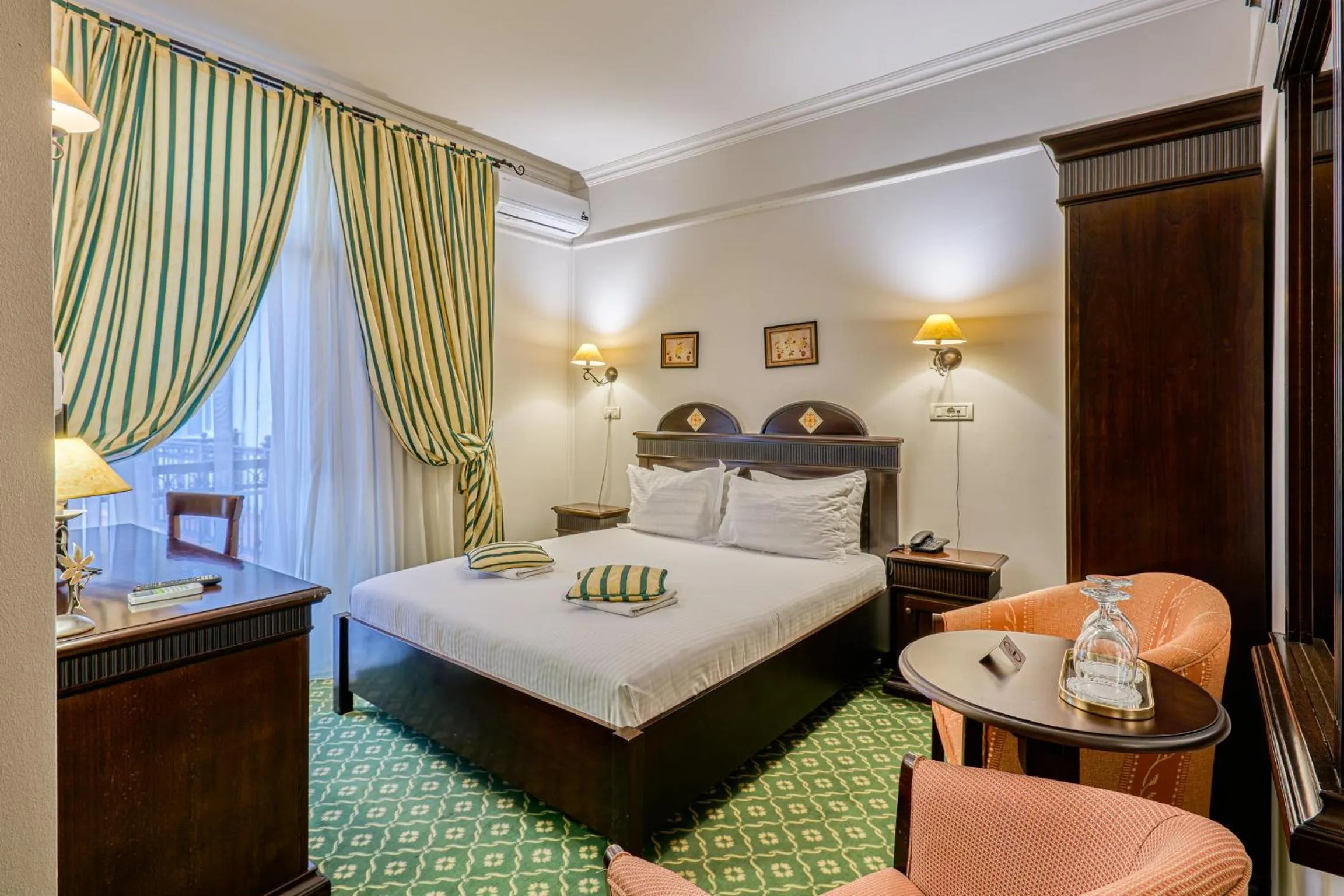 Bed in Hotel Classico Timisoara