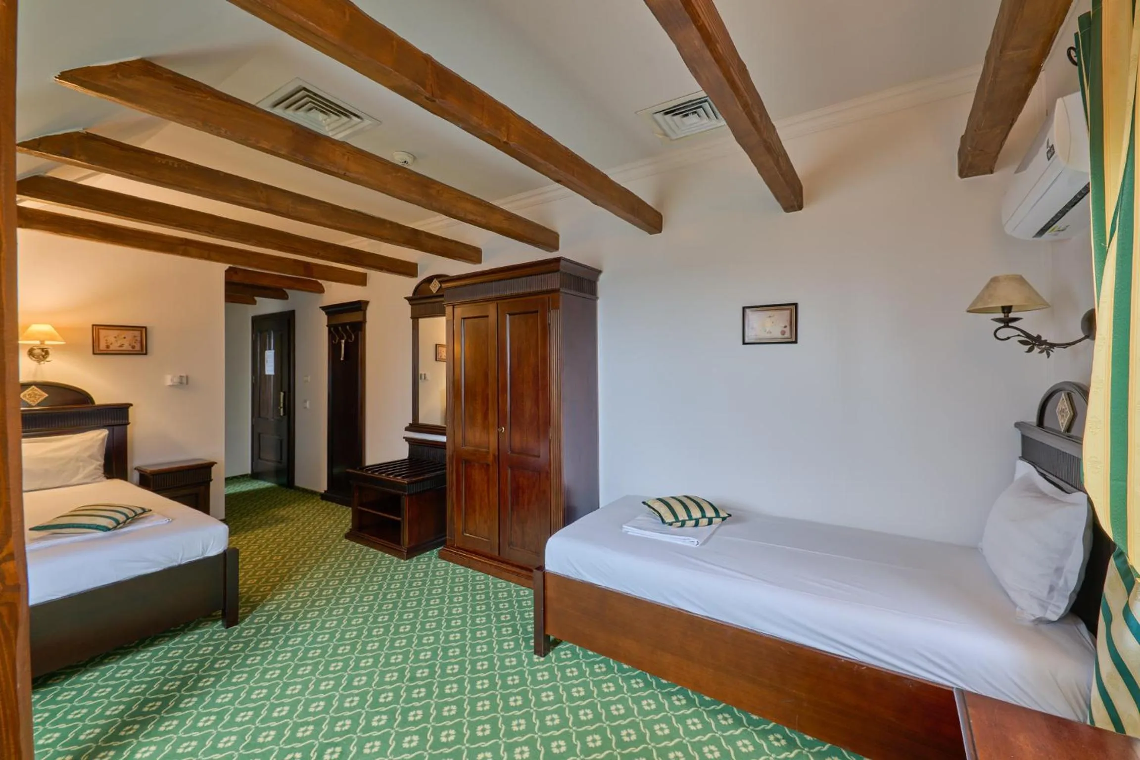 Bed in Hotel Classico Timisoara