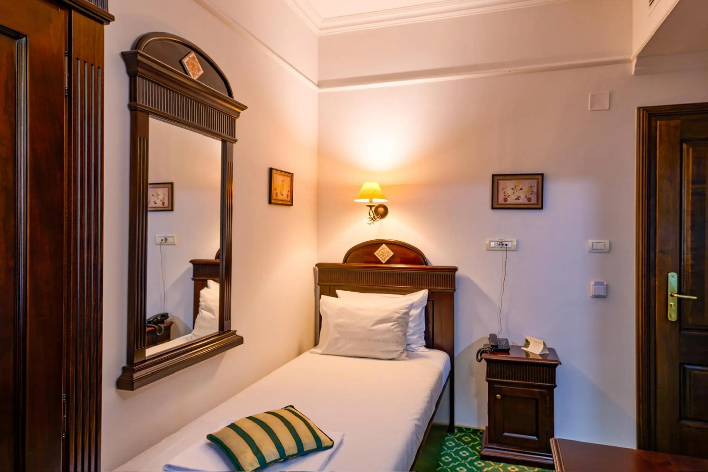 Bed in Hotel Classico Timisoara