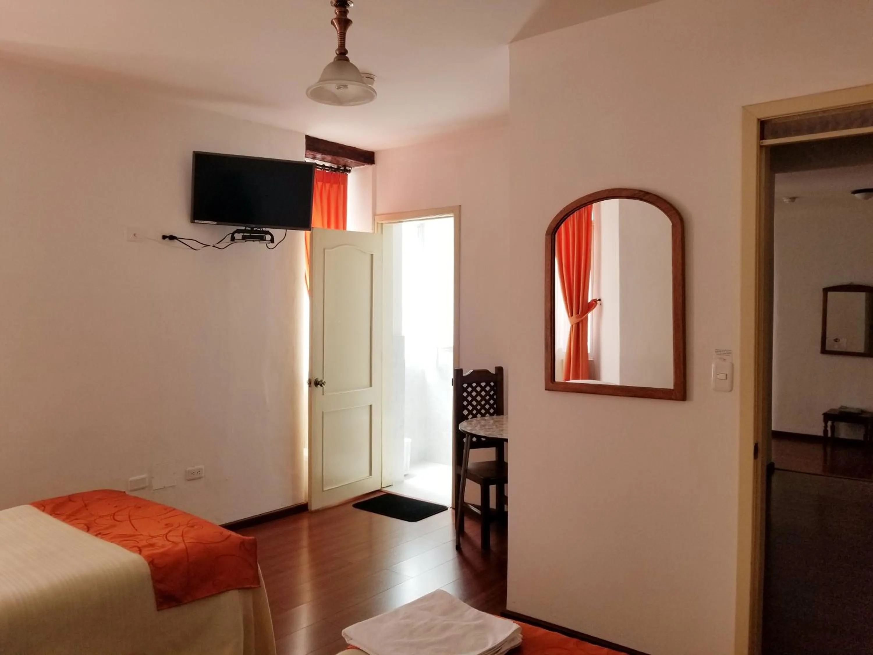 Bedroom, Bed in Heritage Inn