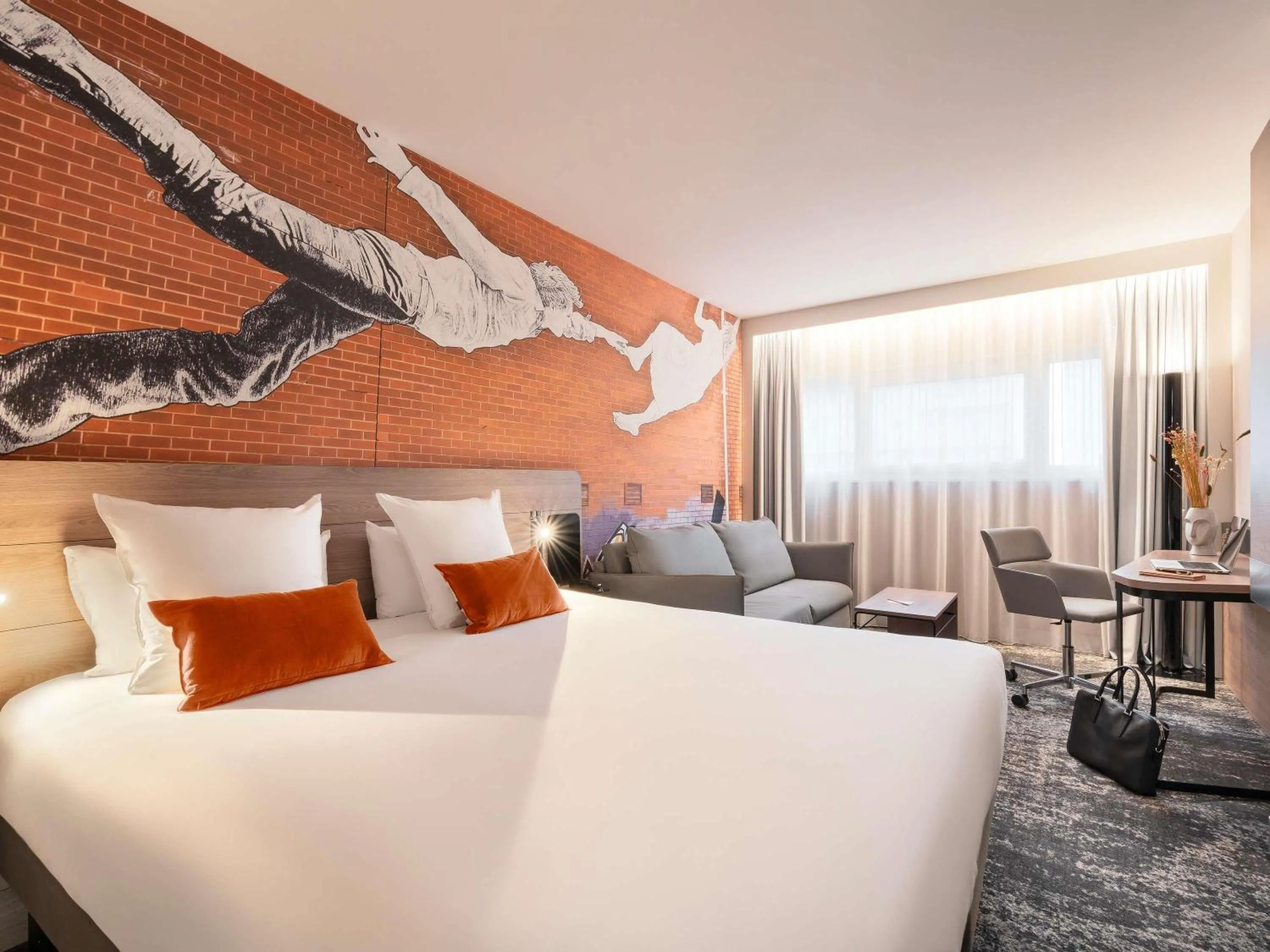 Bedroom, Bed in Novotel Paris La Défense Nanterre