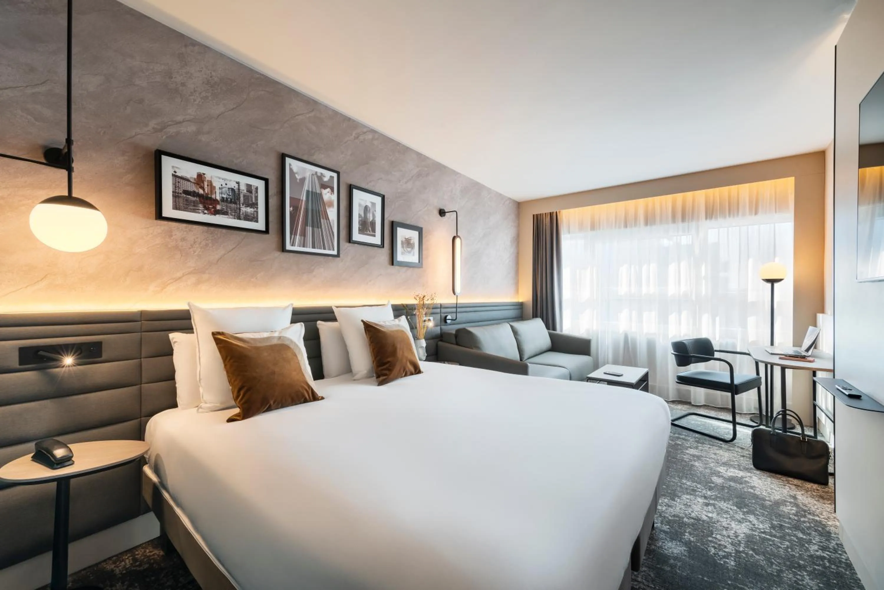 Photo of the whole room, Bed in Novotel Paris La Défense Nanterre