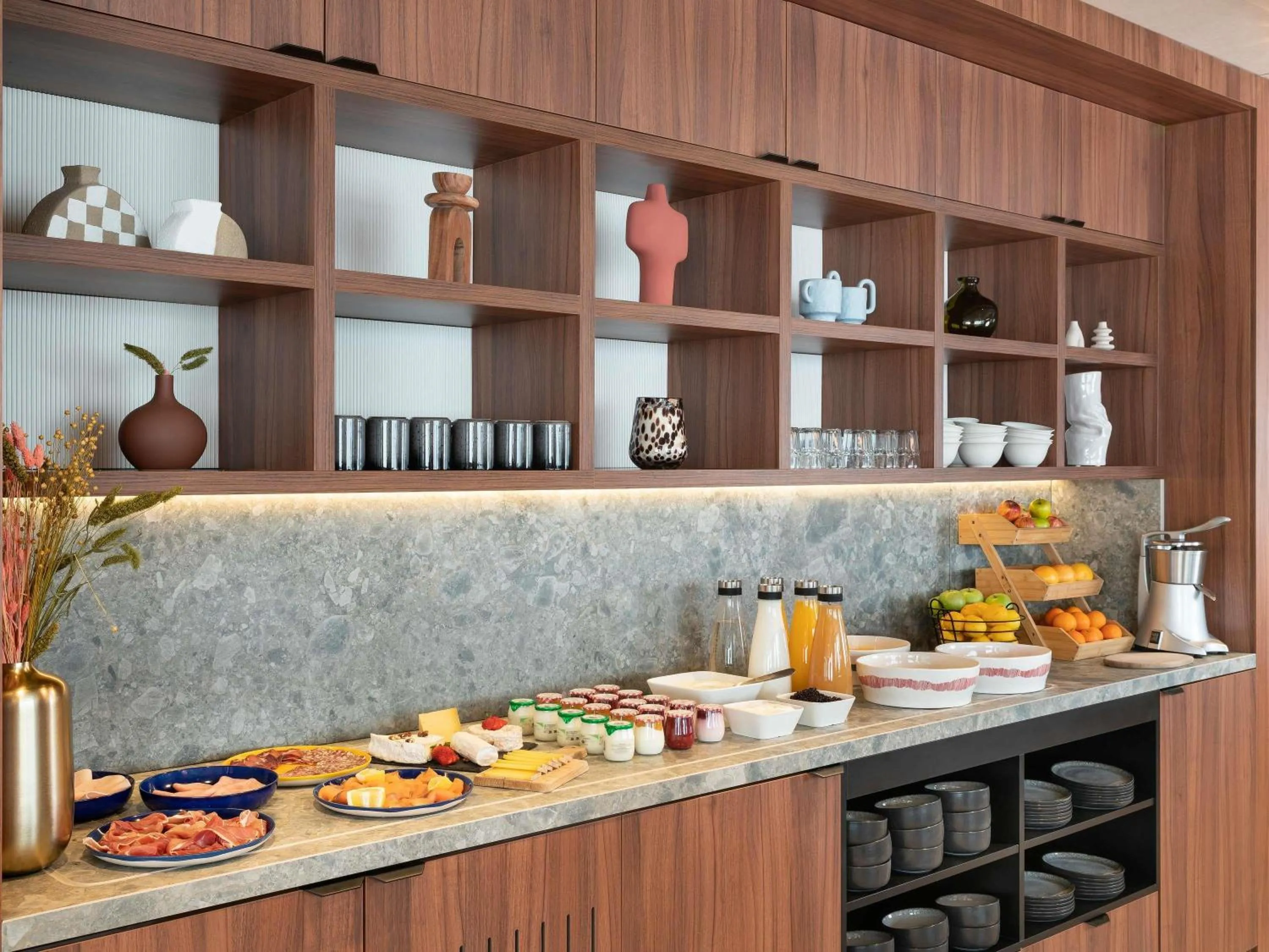 Restaurant/places to eat in Novotel Paris La Défense Nanterre