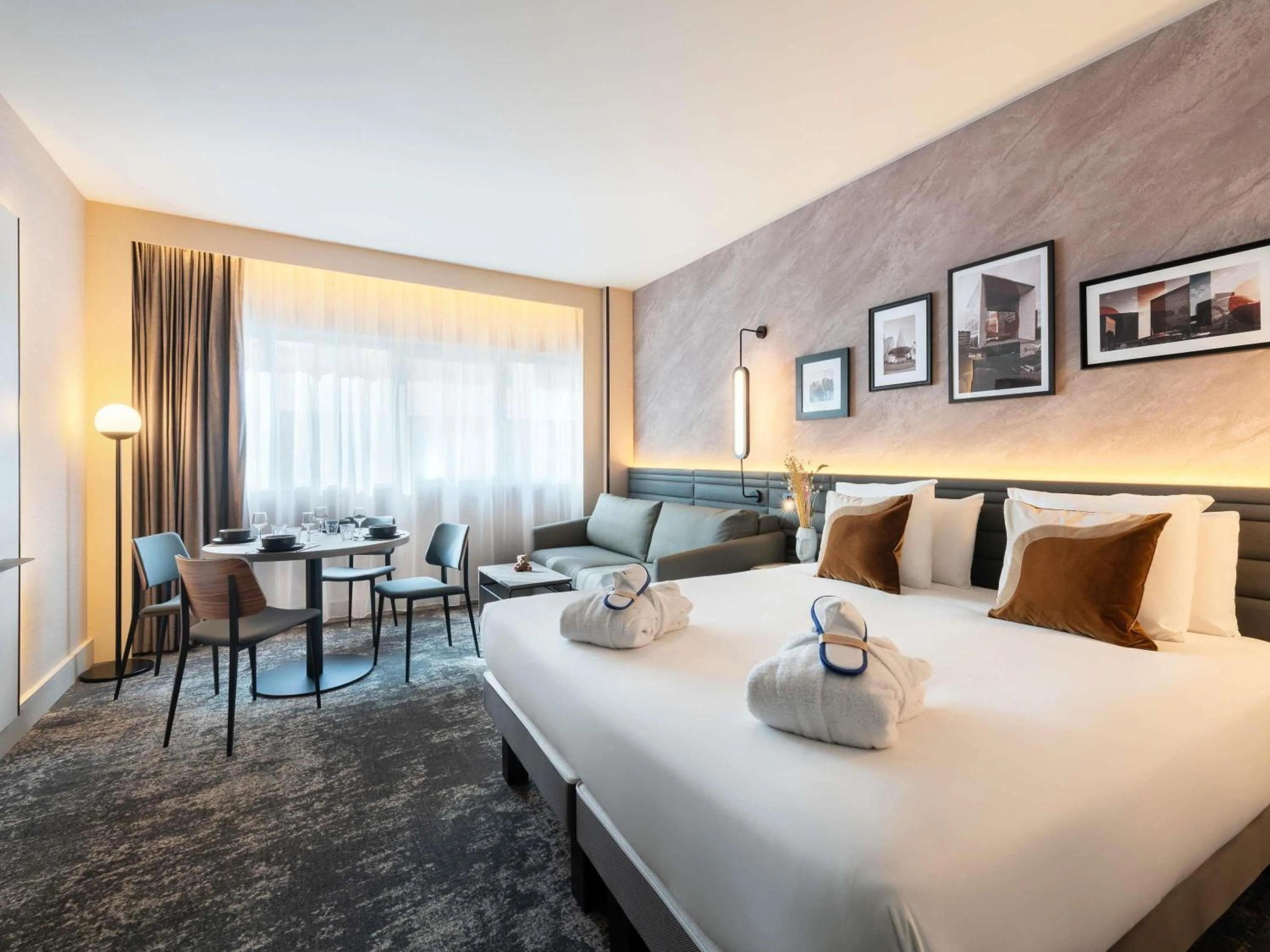 Bedroom, Bed in Novotel Paris La Défense Nanterre