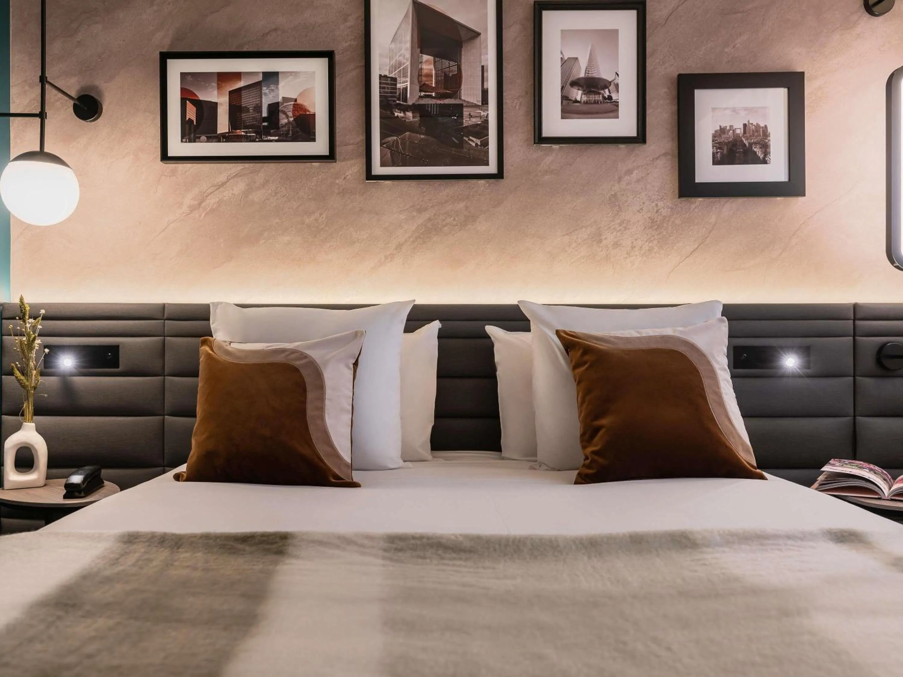 Bedroom, Bed in Novotel Paris La Défense Nanterre