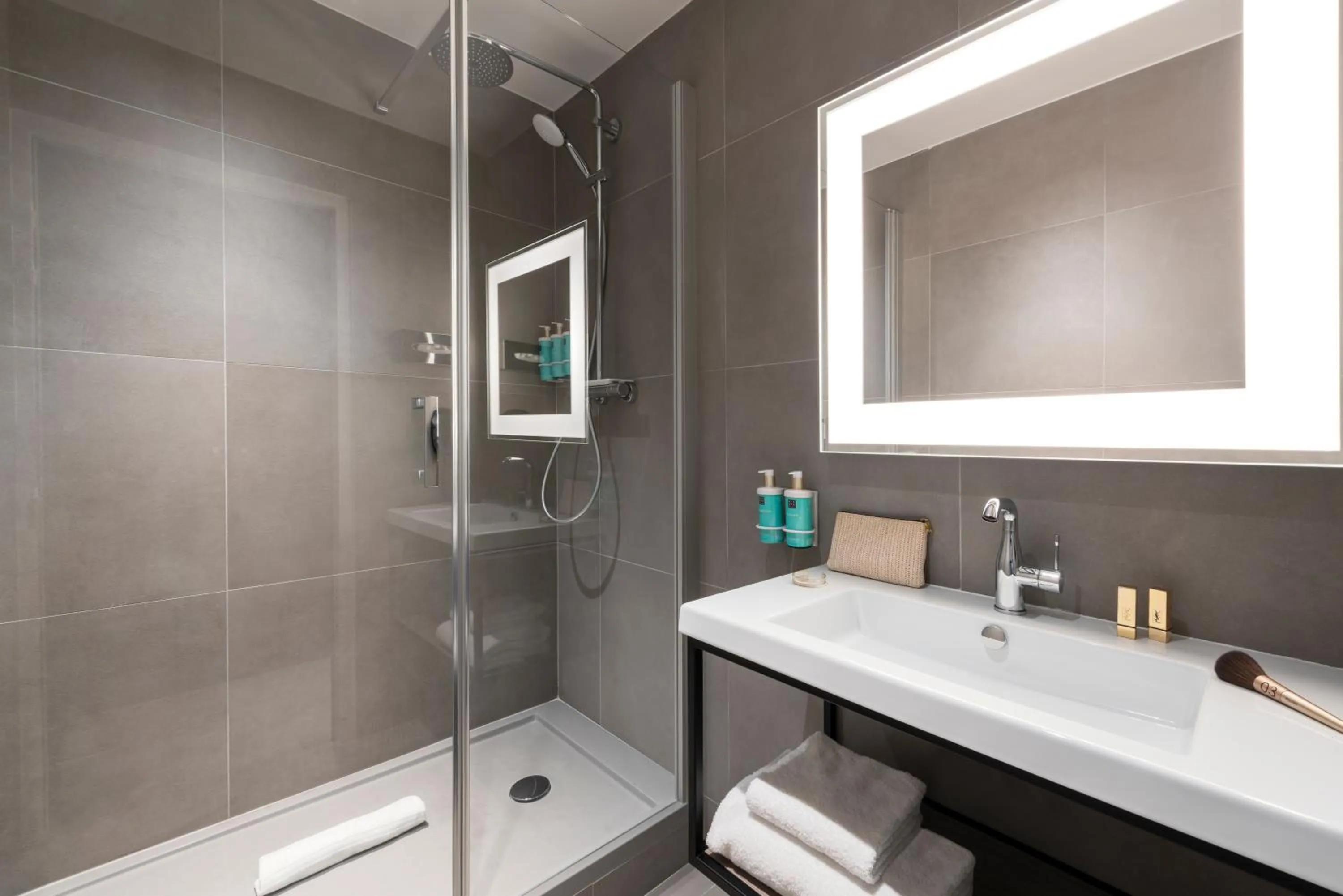 Bedroom in Novotel Paris La Défense Nanterre