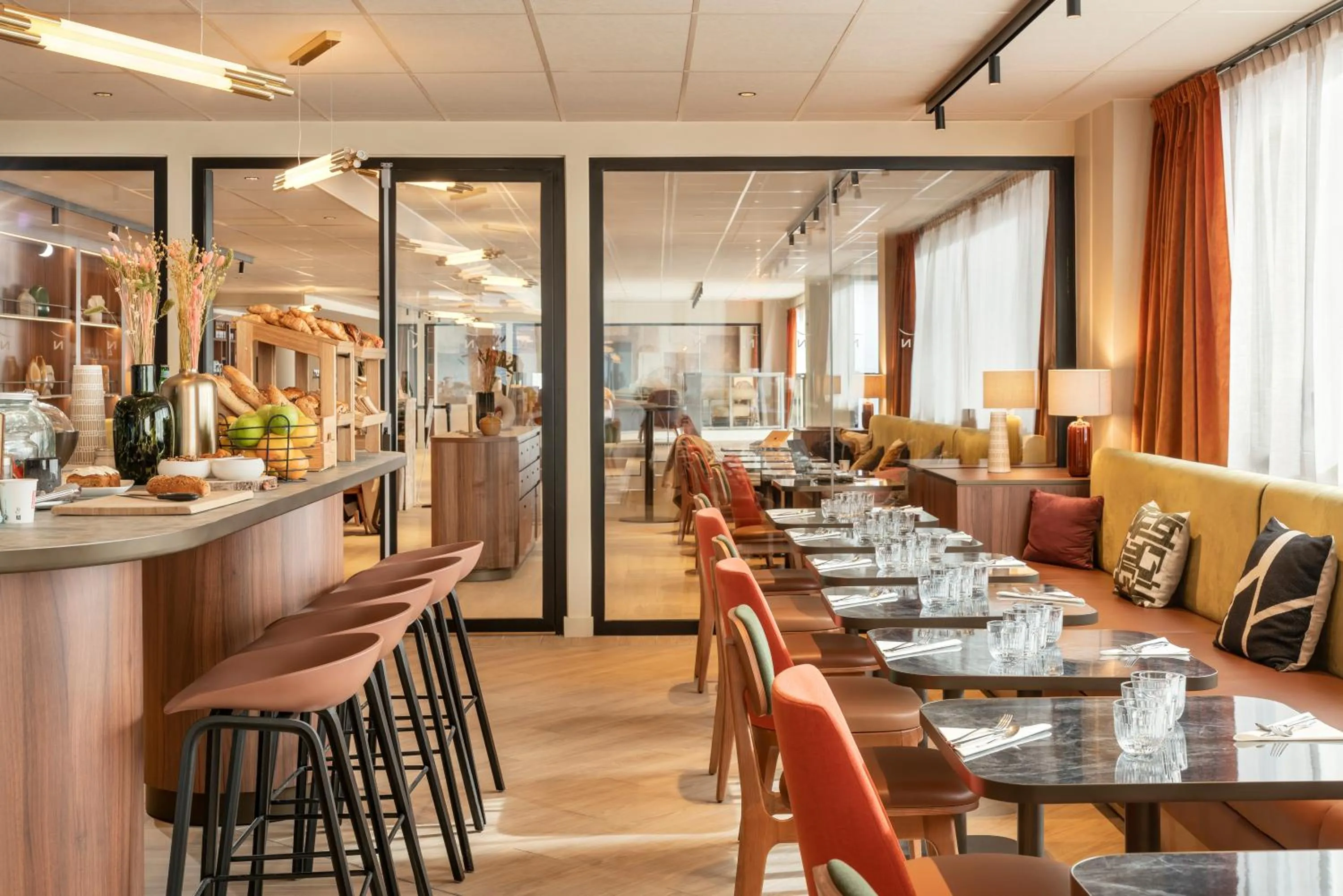 Restaurant/places to eat in Novotel Paris La Défense Nanterre