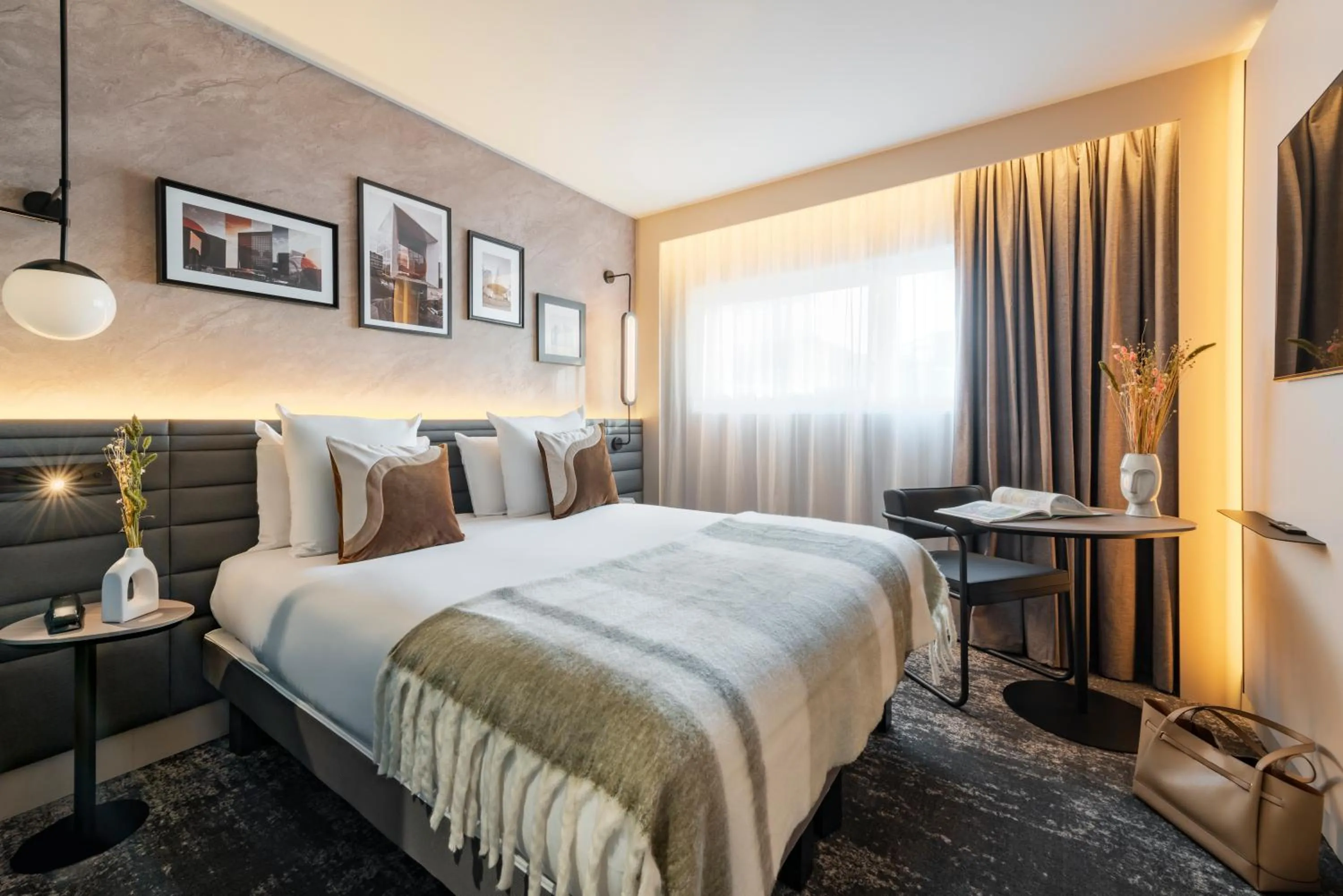 Photo of the whole room, Bed in Novotel Paris La Défense Nanterre