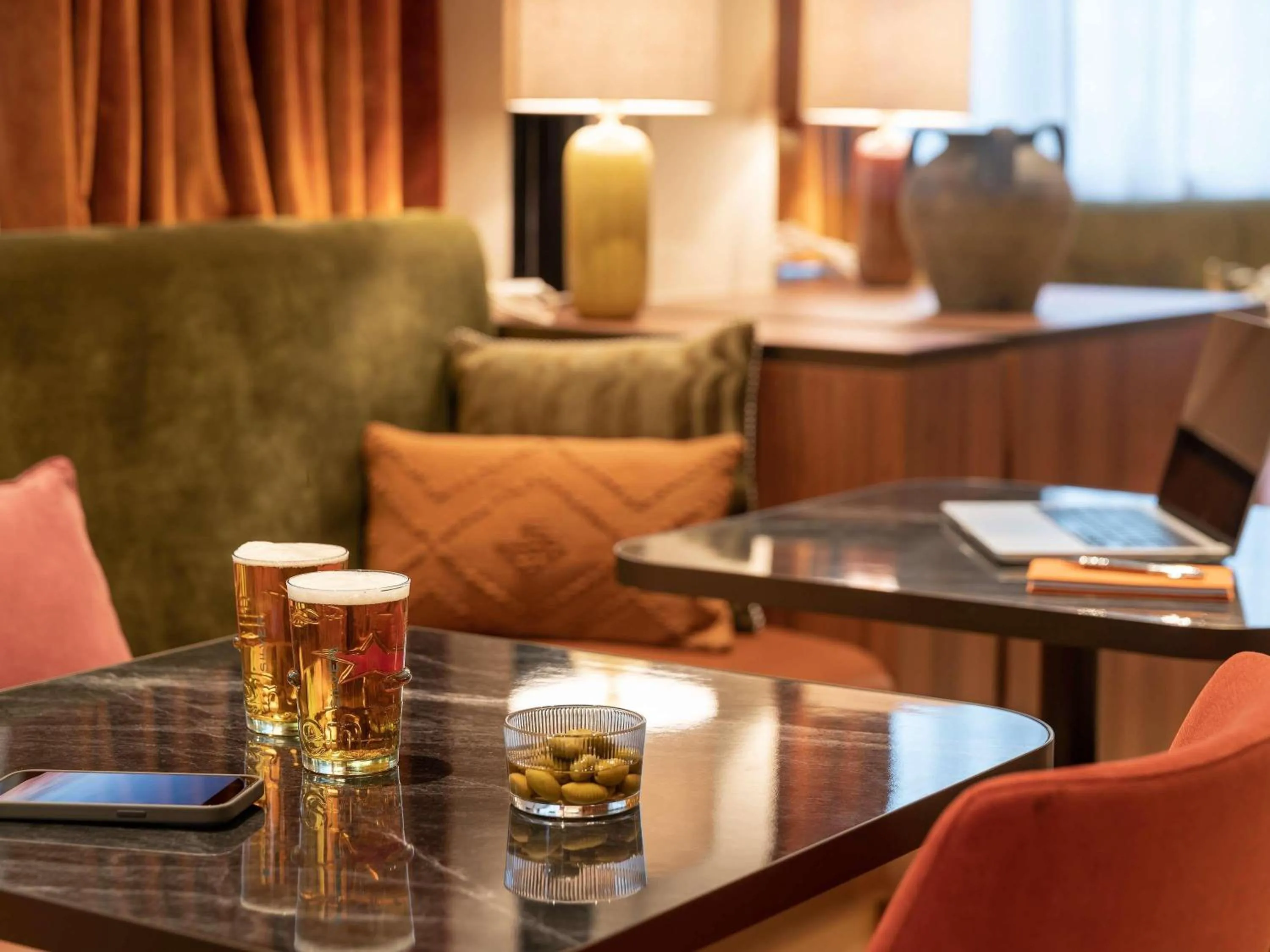 Lounge or bar in Novotel Paris La Défense Nanterre