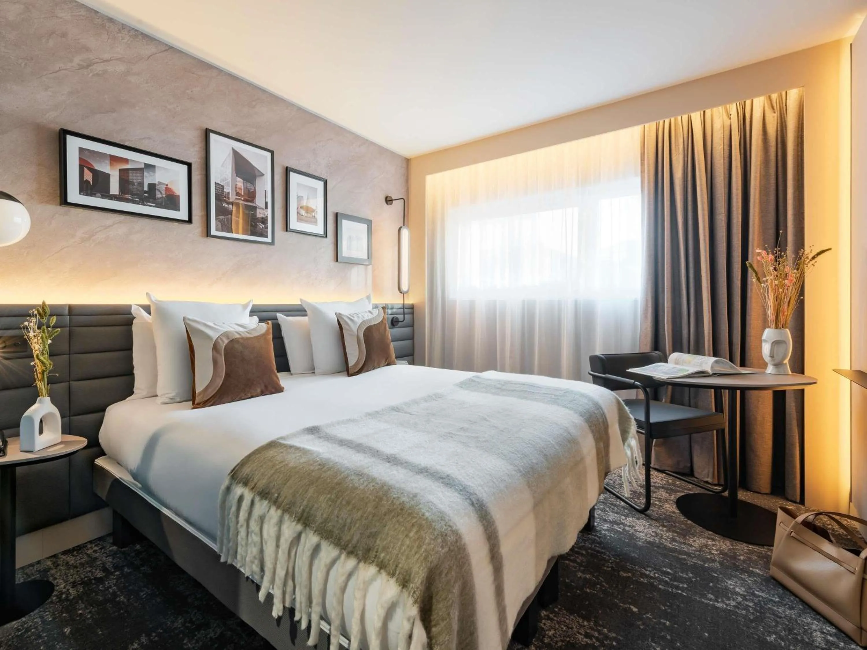 Bedroom, Bed in Novotel Paris La Défense Nanterre