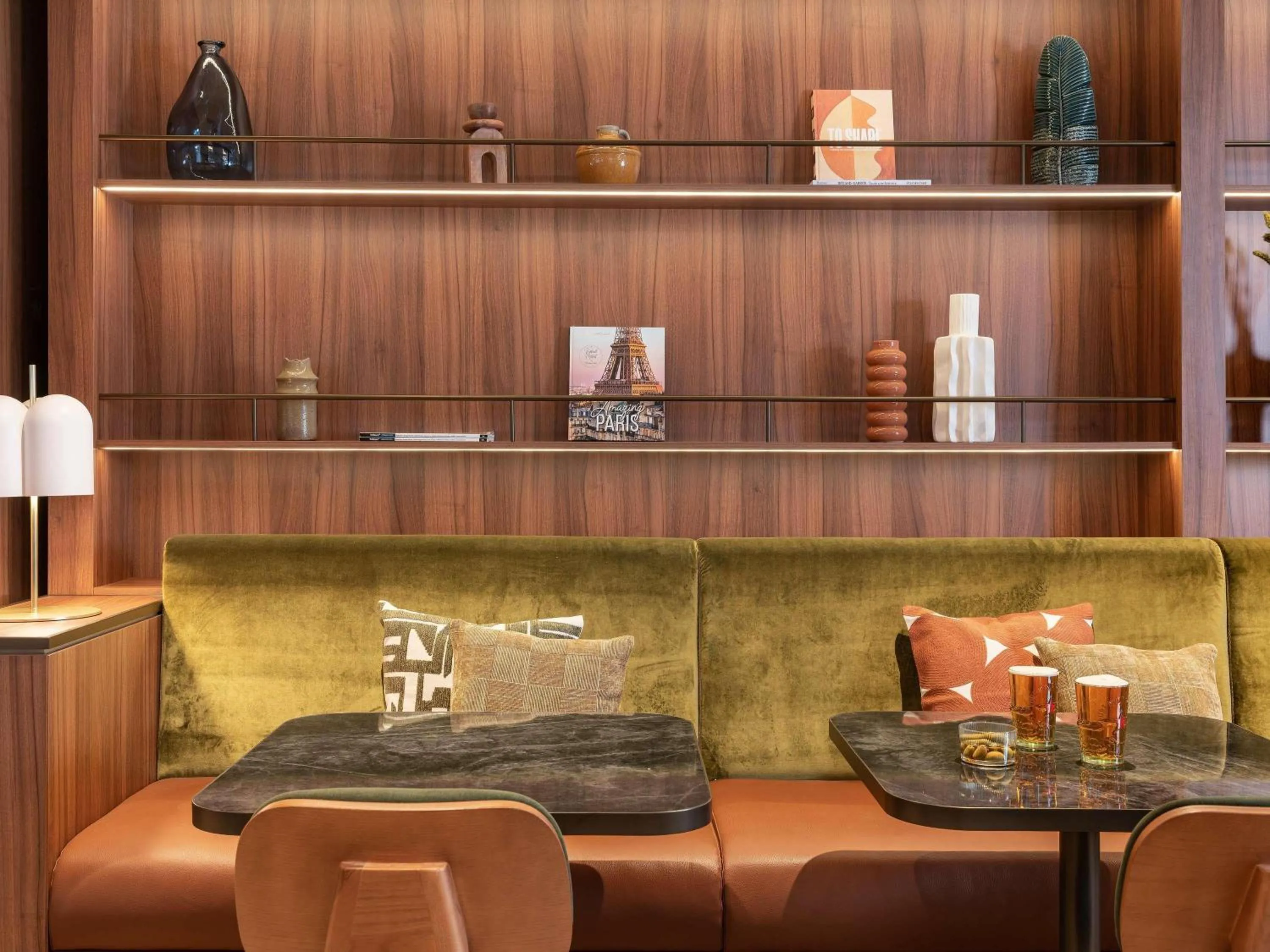 Lounge or bar in Novotel Paris La Défense Nanterre