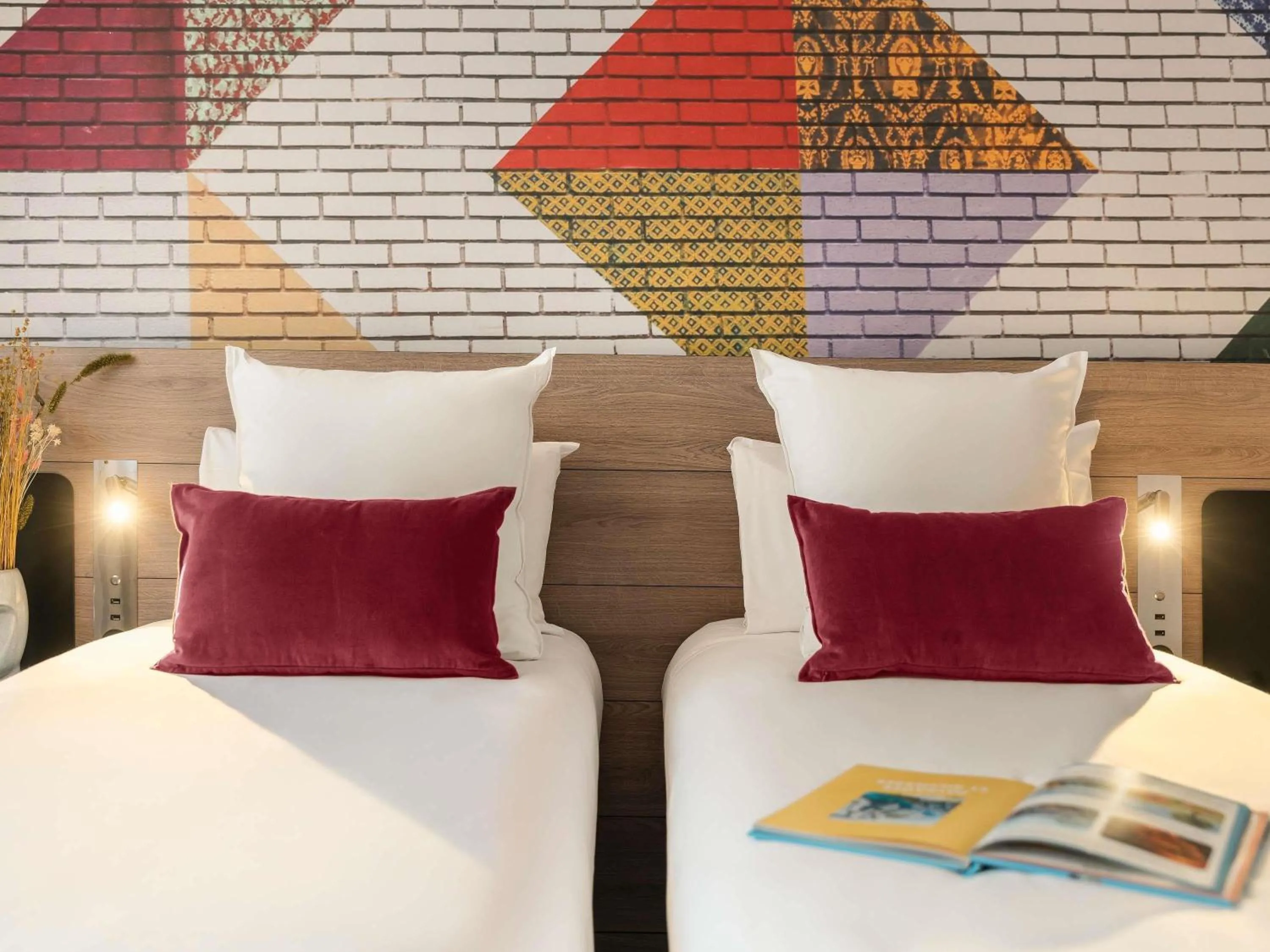 Bedroom, Bed in Novotel Paris La Défense Nanterre