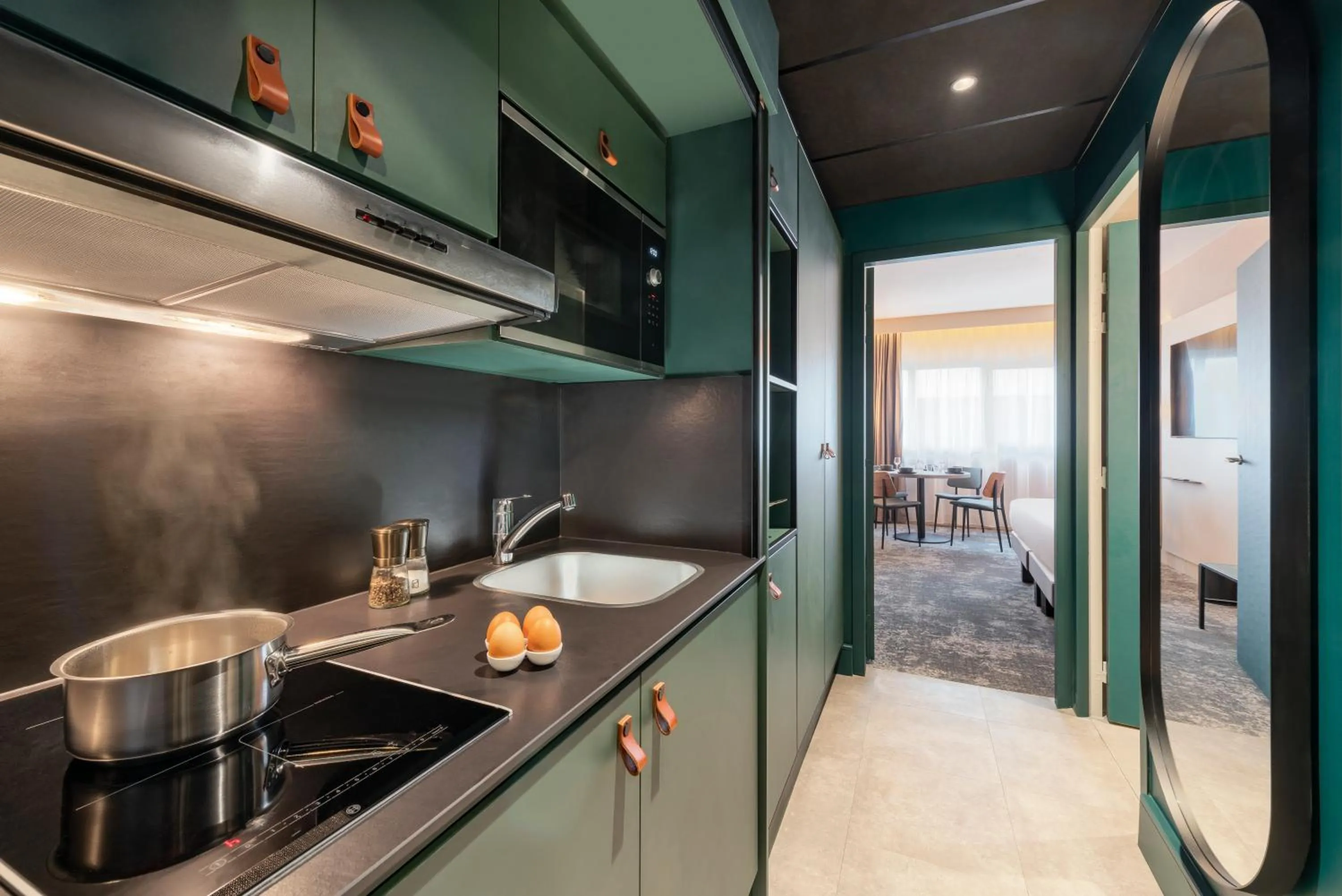 Kitchen or kitchenette in Novotel Paris La Défense Nanterre