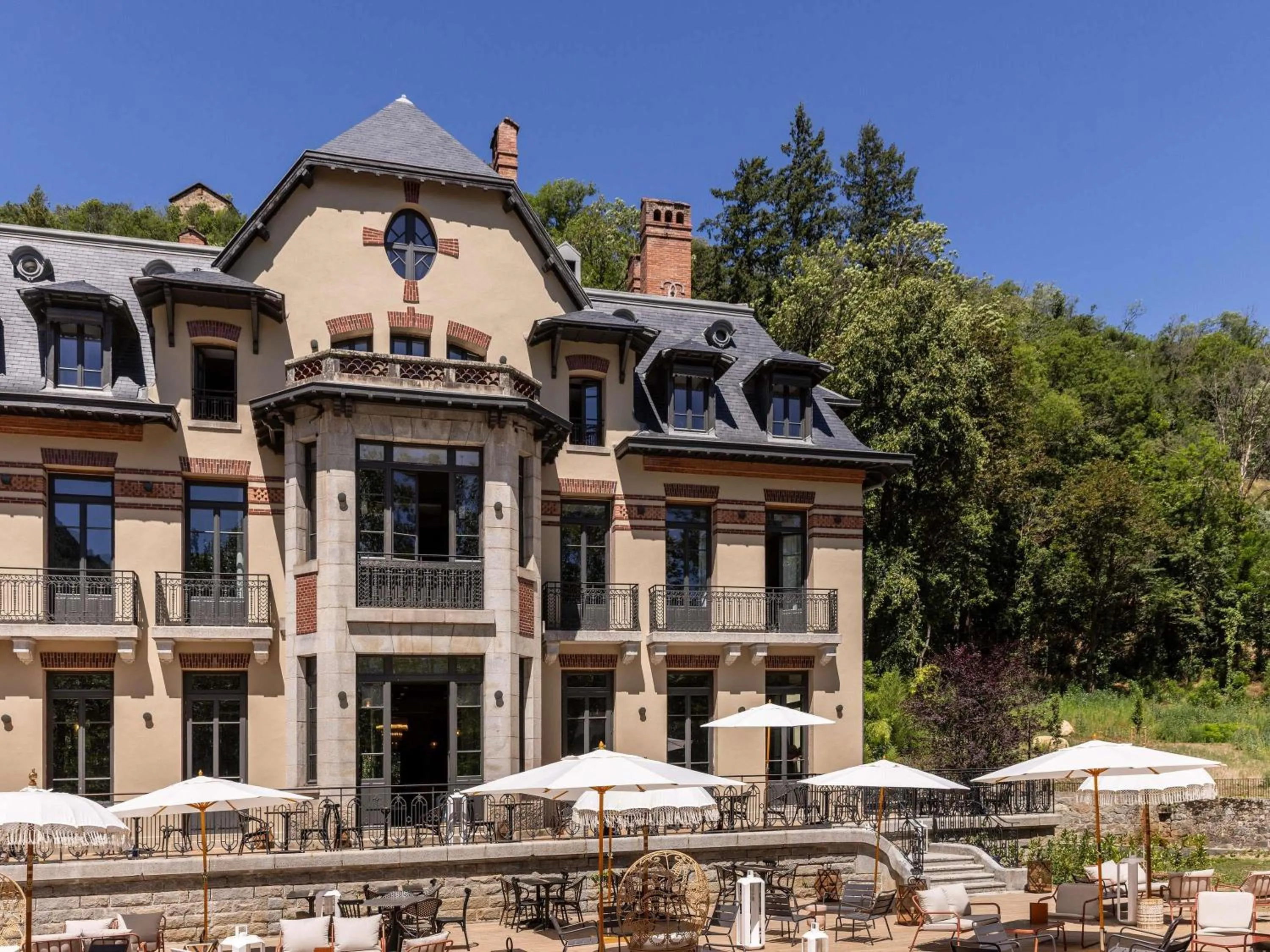 Lounge or bar in Mercure Ax Les Thermes