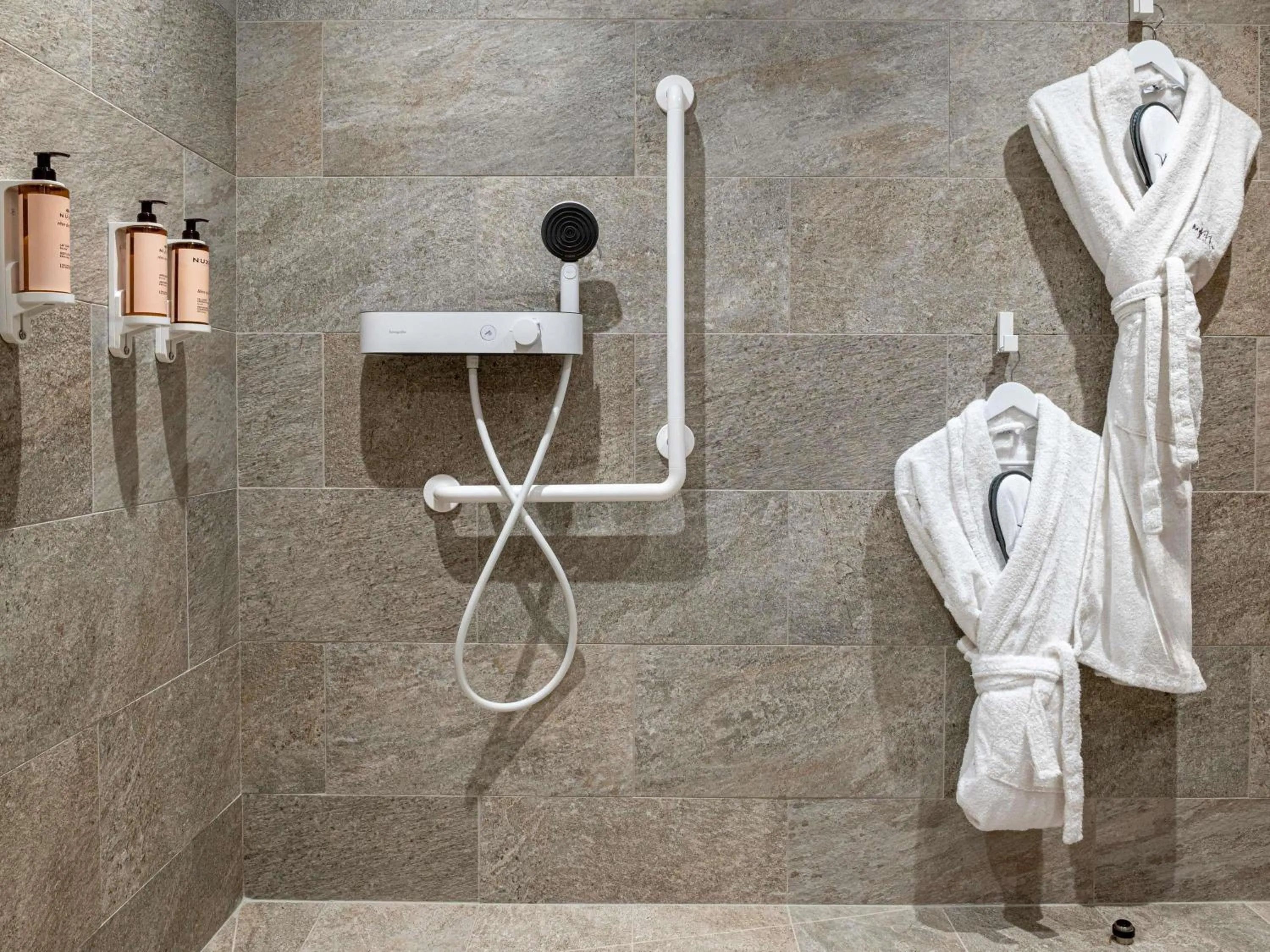 Bedroom in Mercure Ax Les Thermes