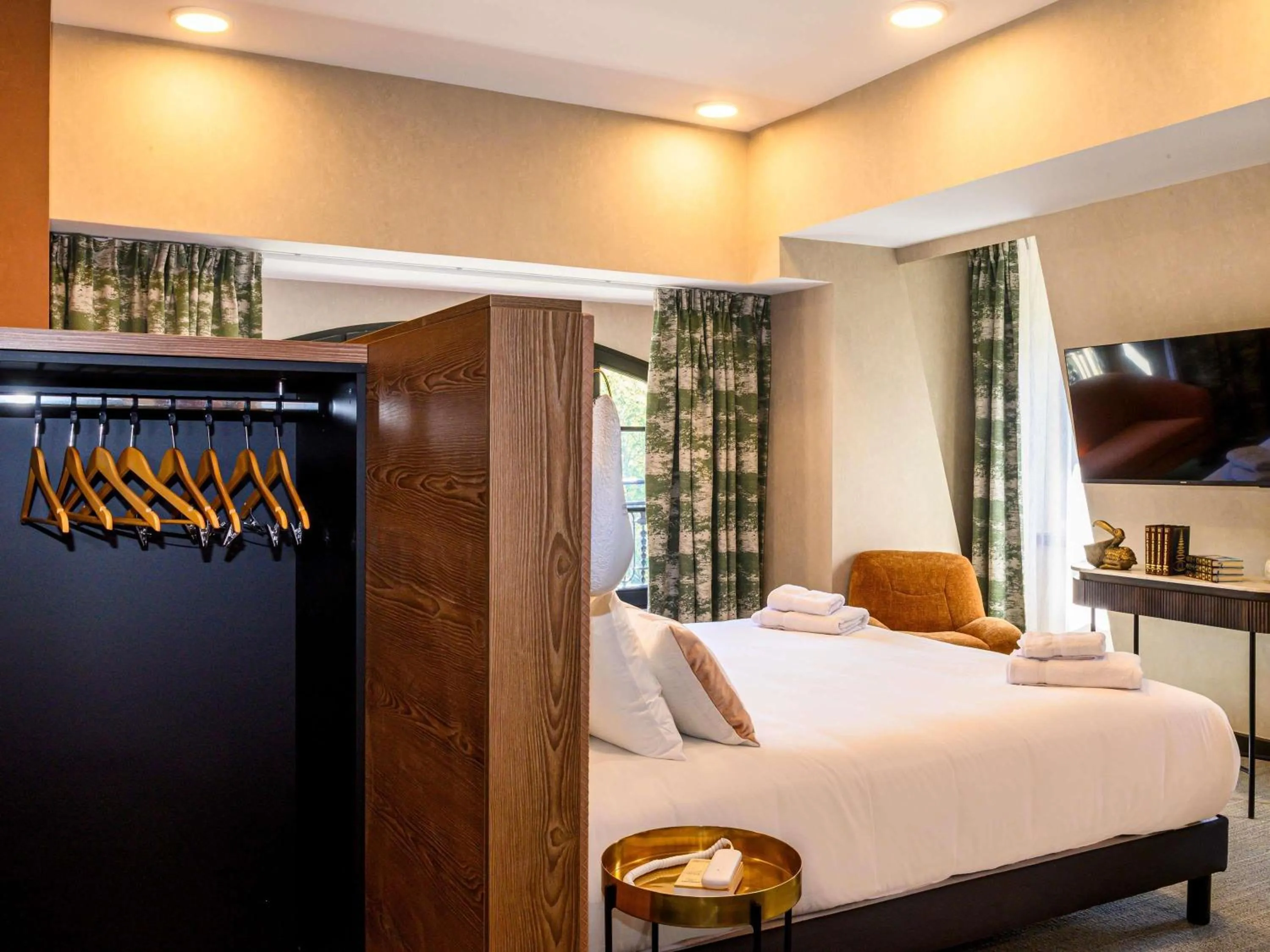 Bedroom, Bed in Mercure Ax Les Thermes