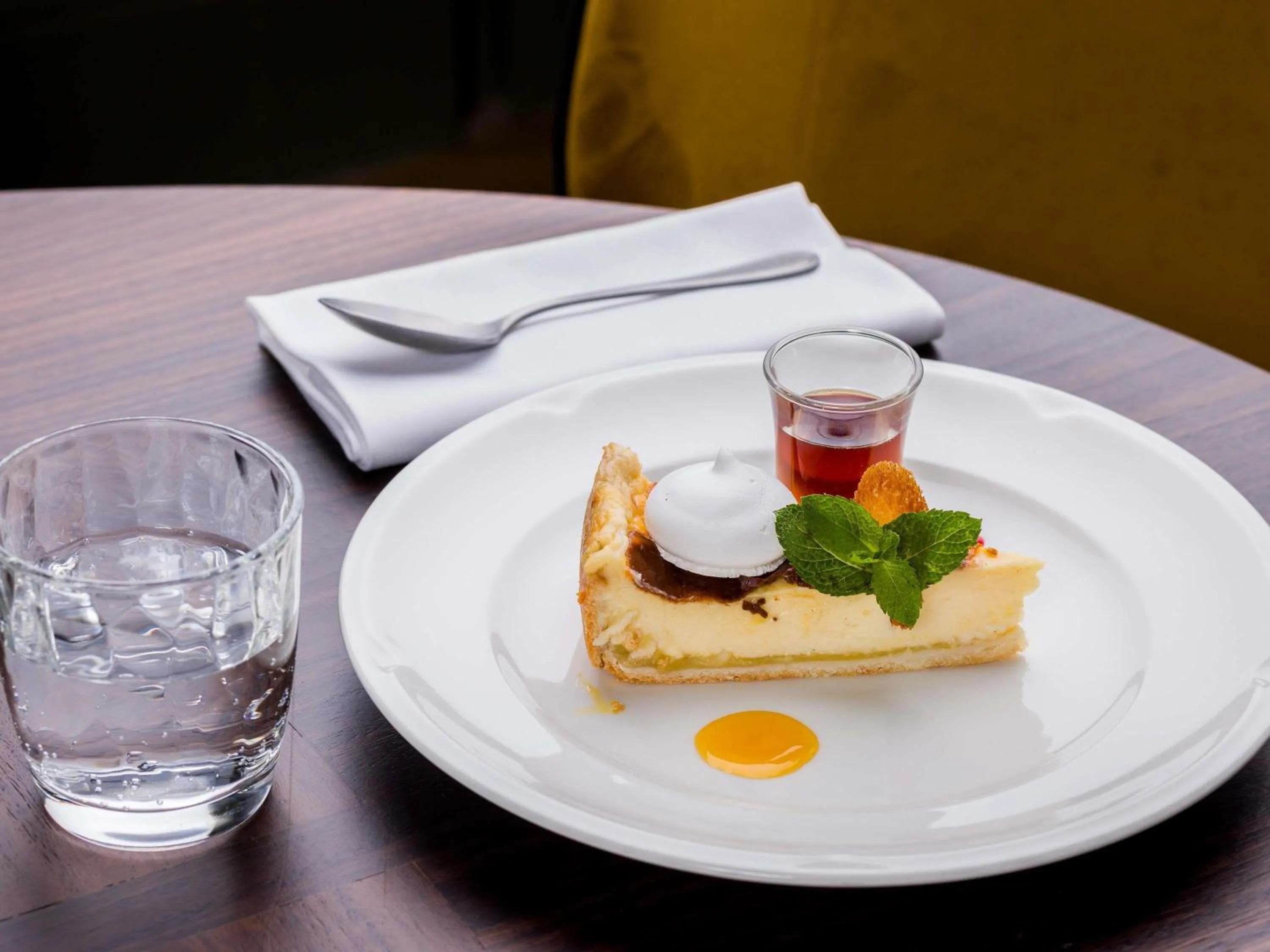 Restaurant/places to eat in Mercure Ax Les Thermes