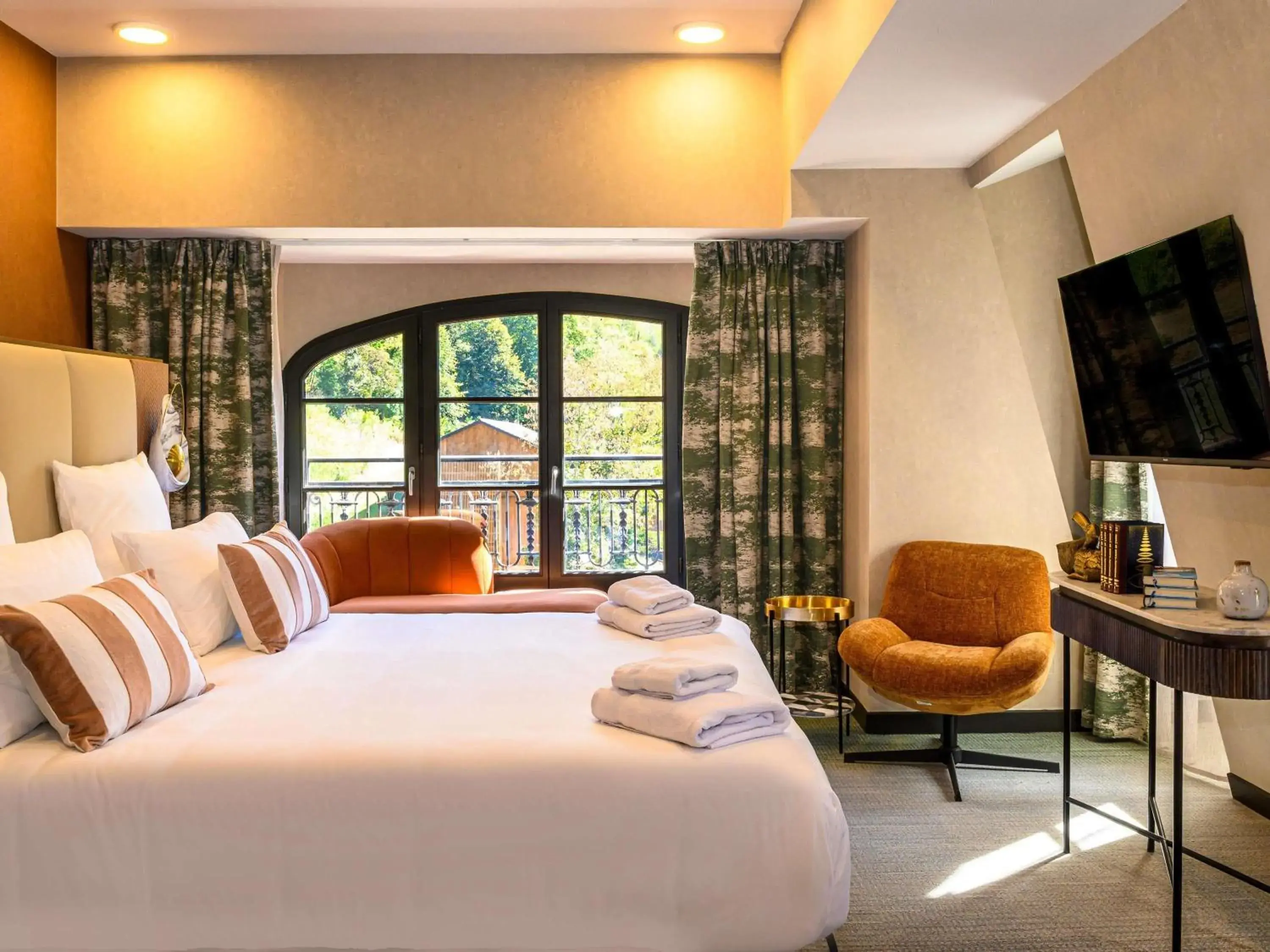 Bedroom, Bed in Mercure Ax Les Thermes Bedroom, Bed in Mercure Ax Les Thermes