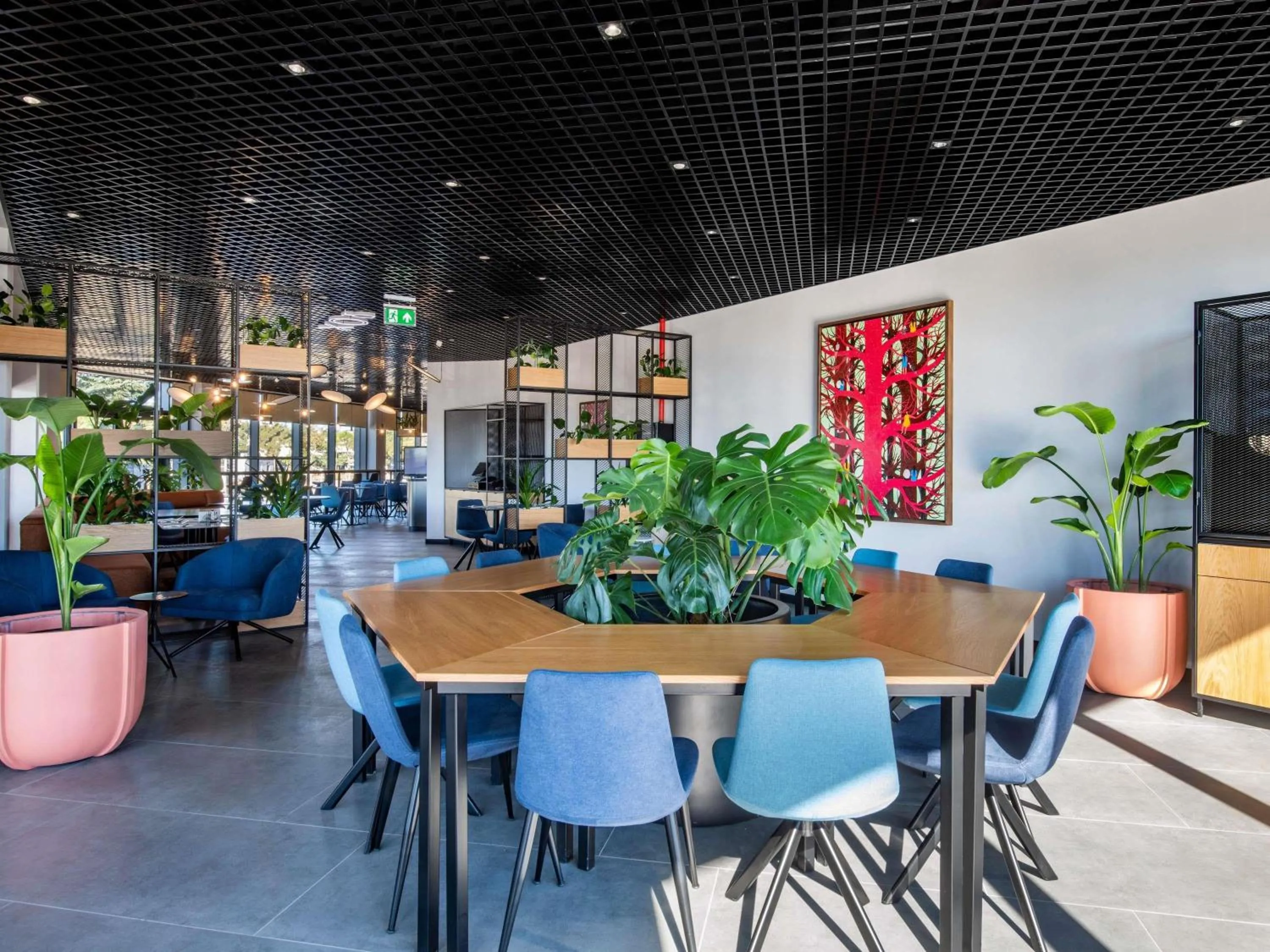 Restaurant/places to eat in ibis Tbilisi Airport