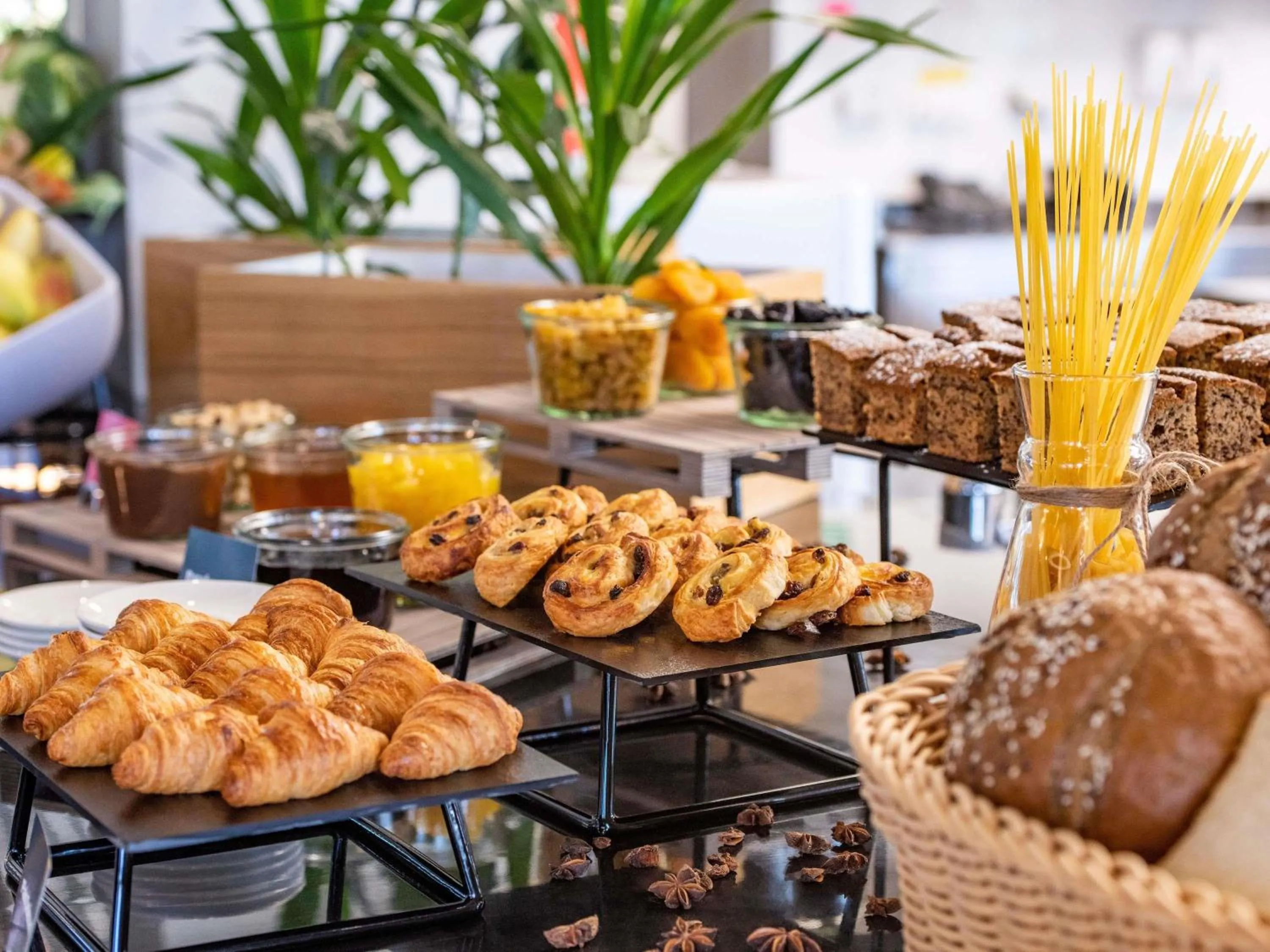 Restaurant/places to eat in ibis Tbilisi Airport