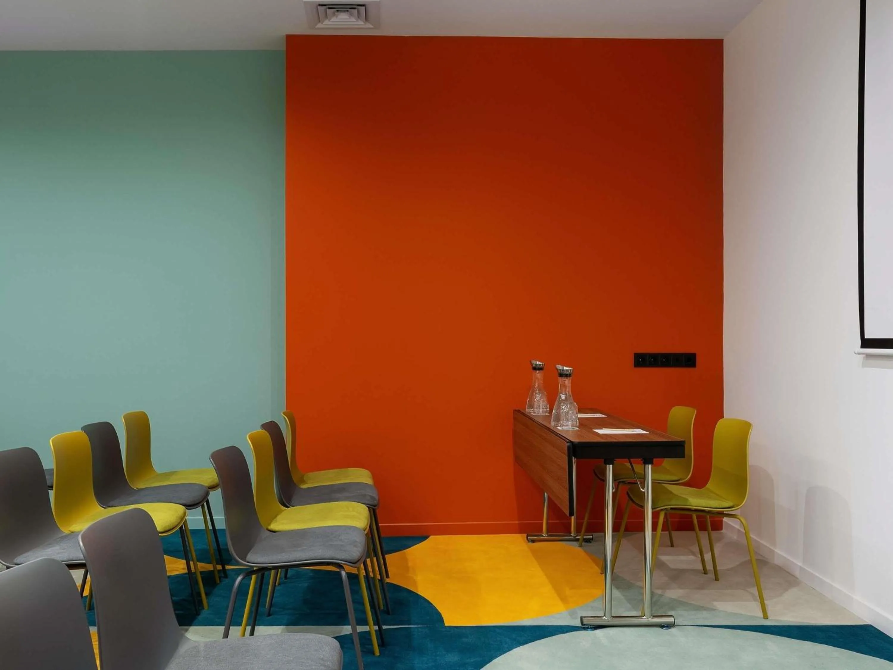 Meeting/conference room in ibis Styles Old Tbilisi