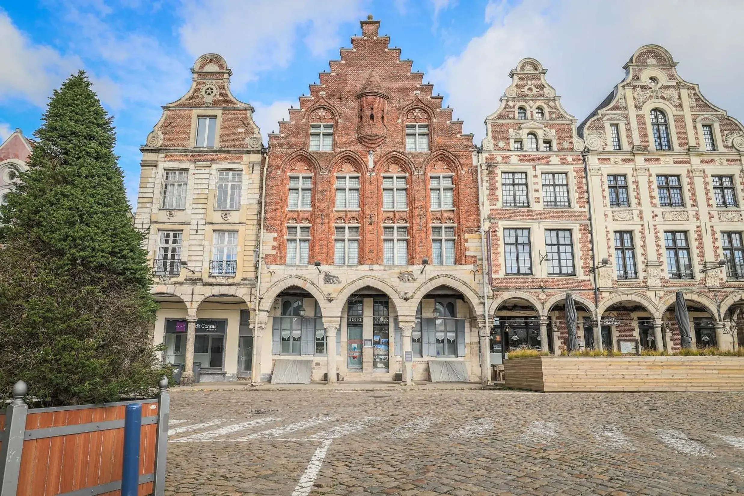 Facade/entrance in Hôtel Les Trois Luppars Facade/entrance in Hôtel Les Trois Luppars