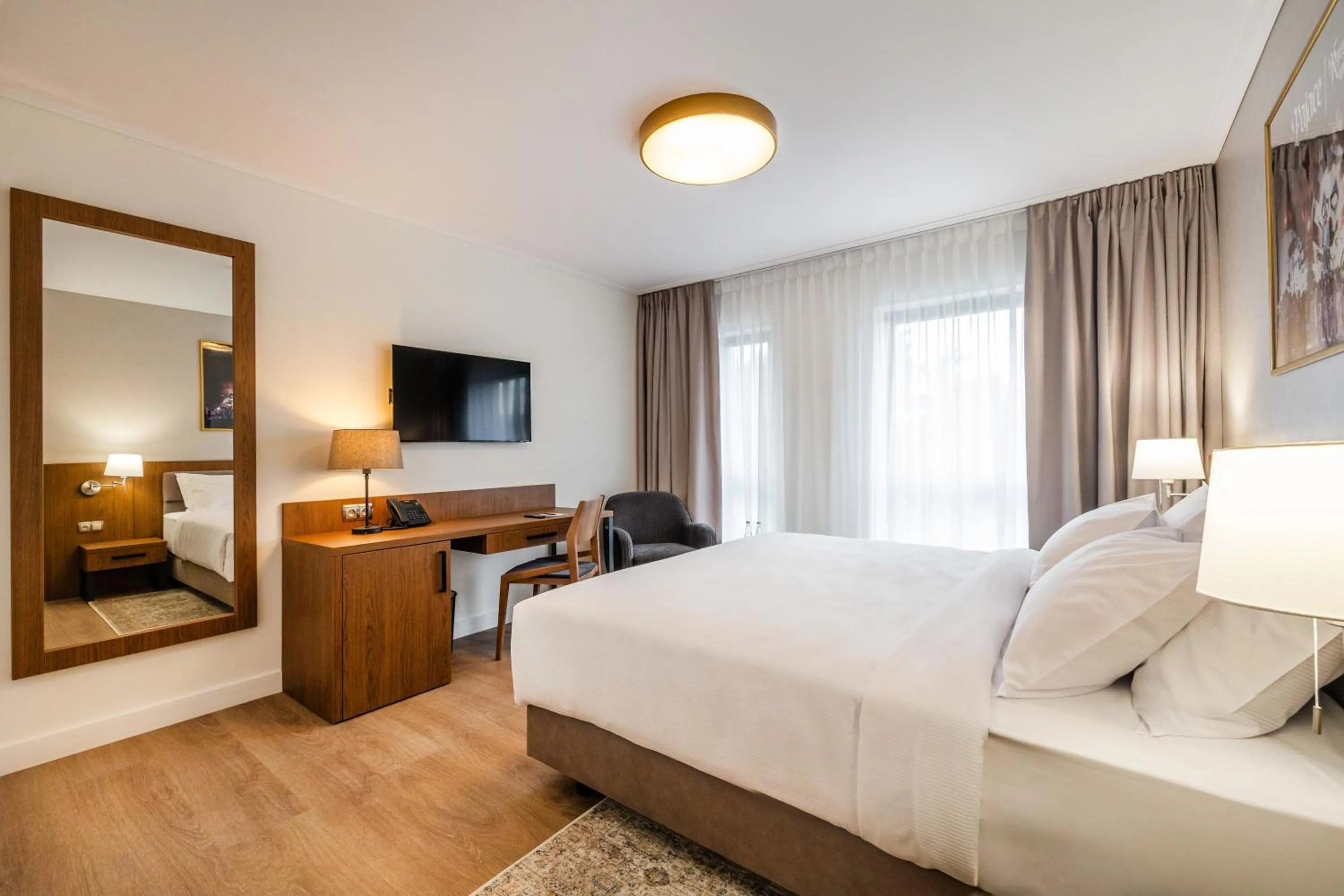 Photo of the whole room, Bed in Hotel Opera