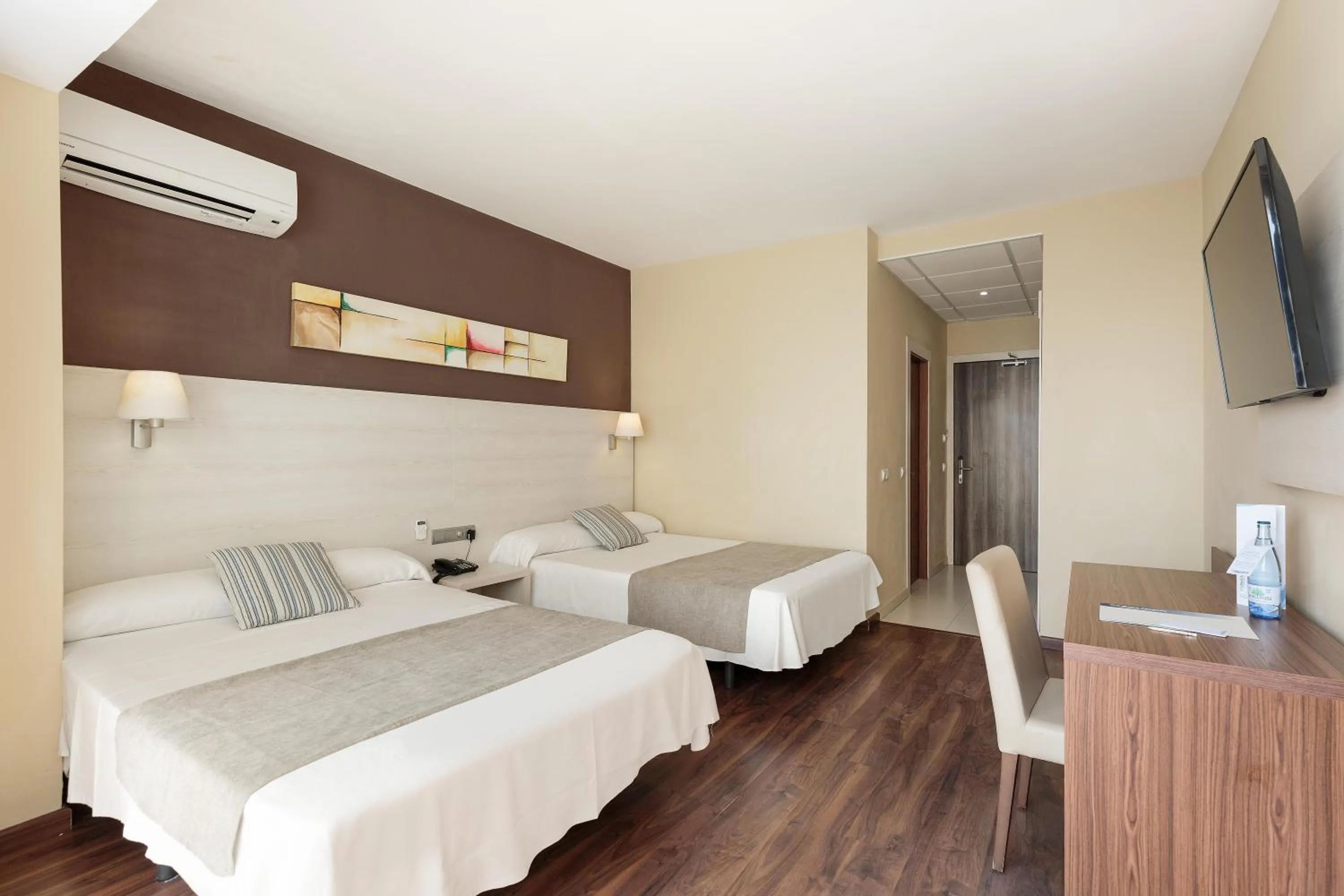 Photo of the whole room, Bed in Hotel Best Indalo