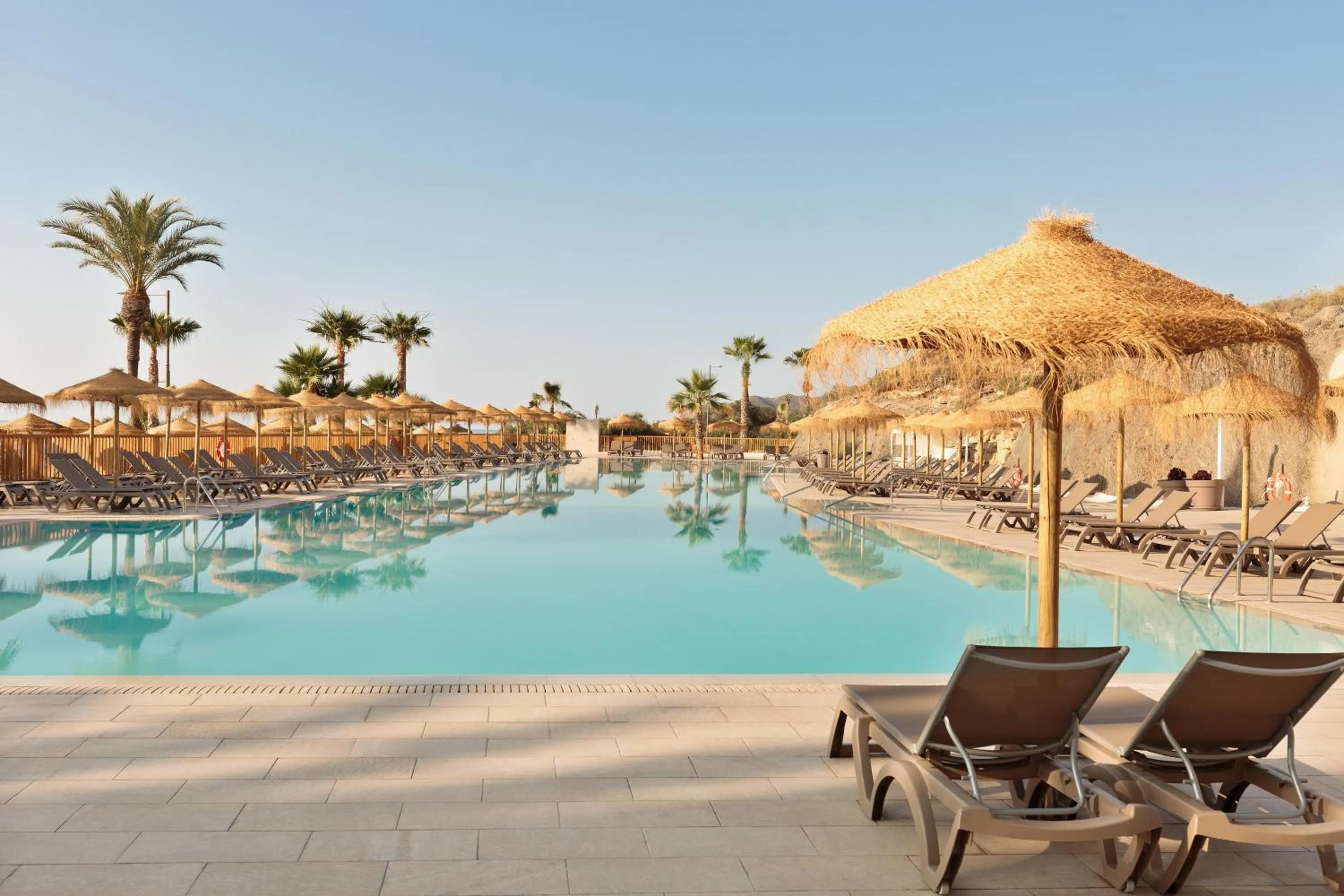 Swimming pool in Hotel Best Indalo