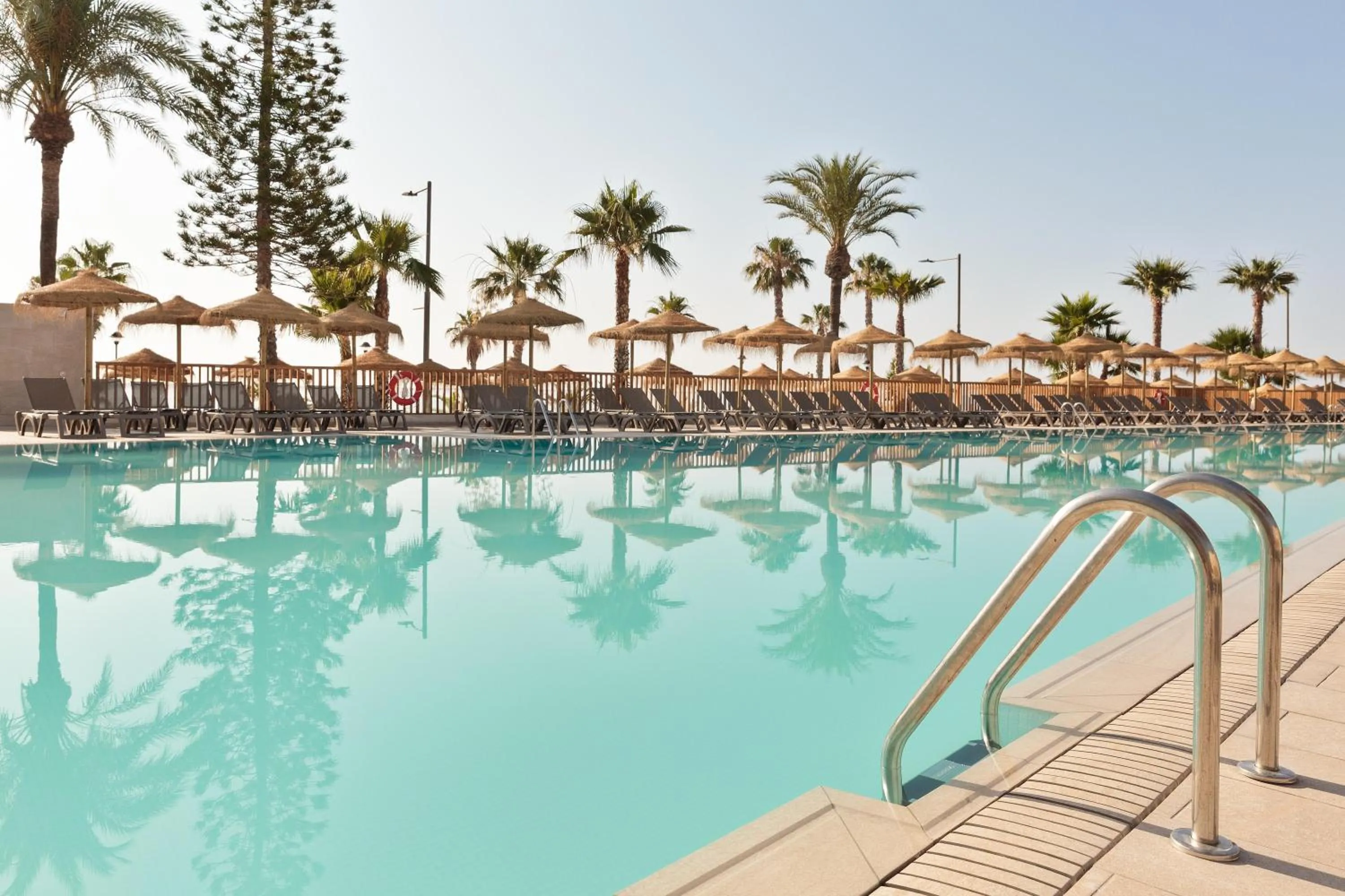 Swimming pool in Hotel Best Indalo