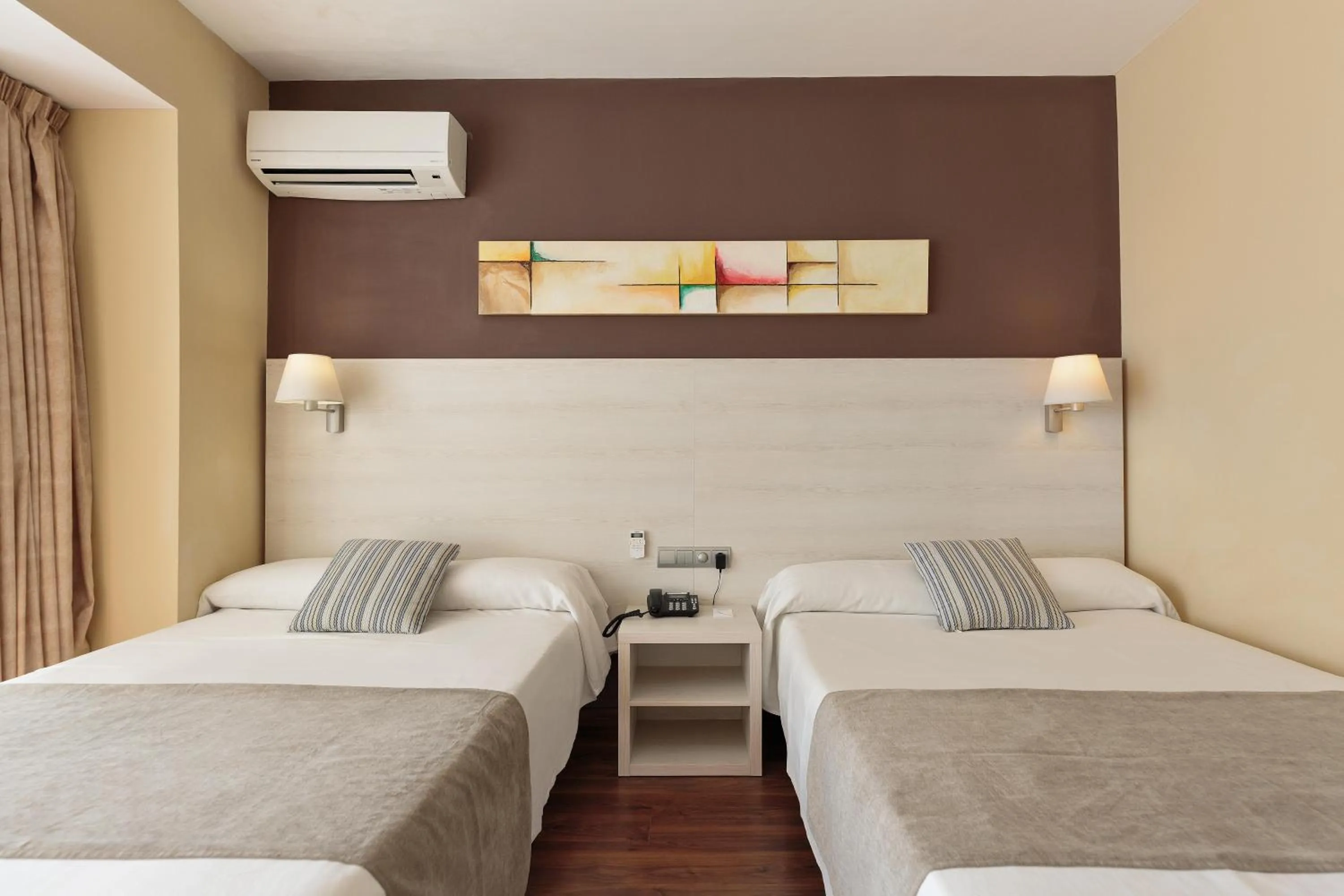 Photo of the whole room, Bed in Hotel Best Indalo