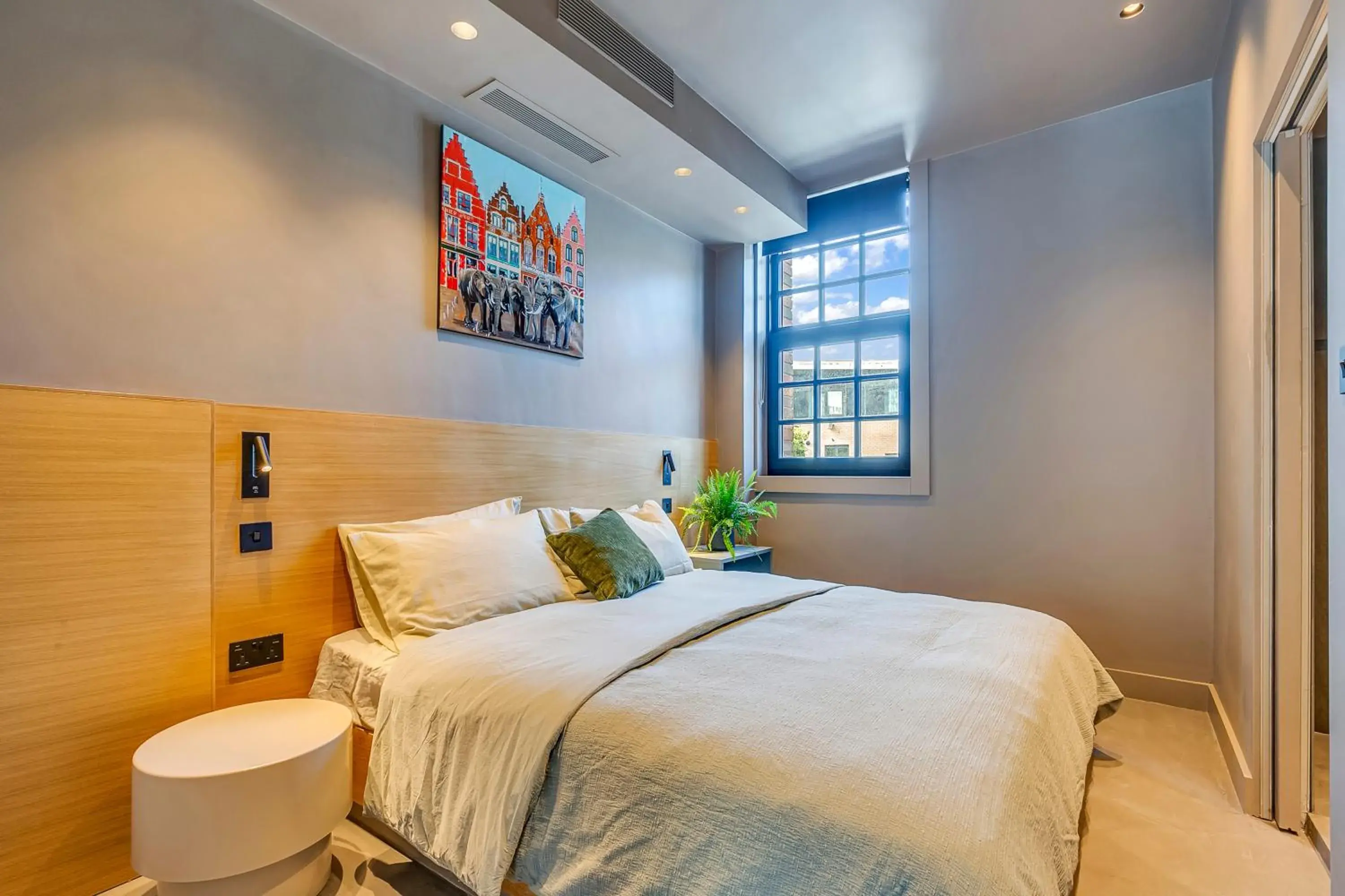 Deluxe One-Bedroom Apartment in Kings House Apartments Deluxe One-Bedroom Apartment in Kings House Apartments