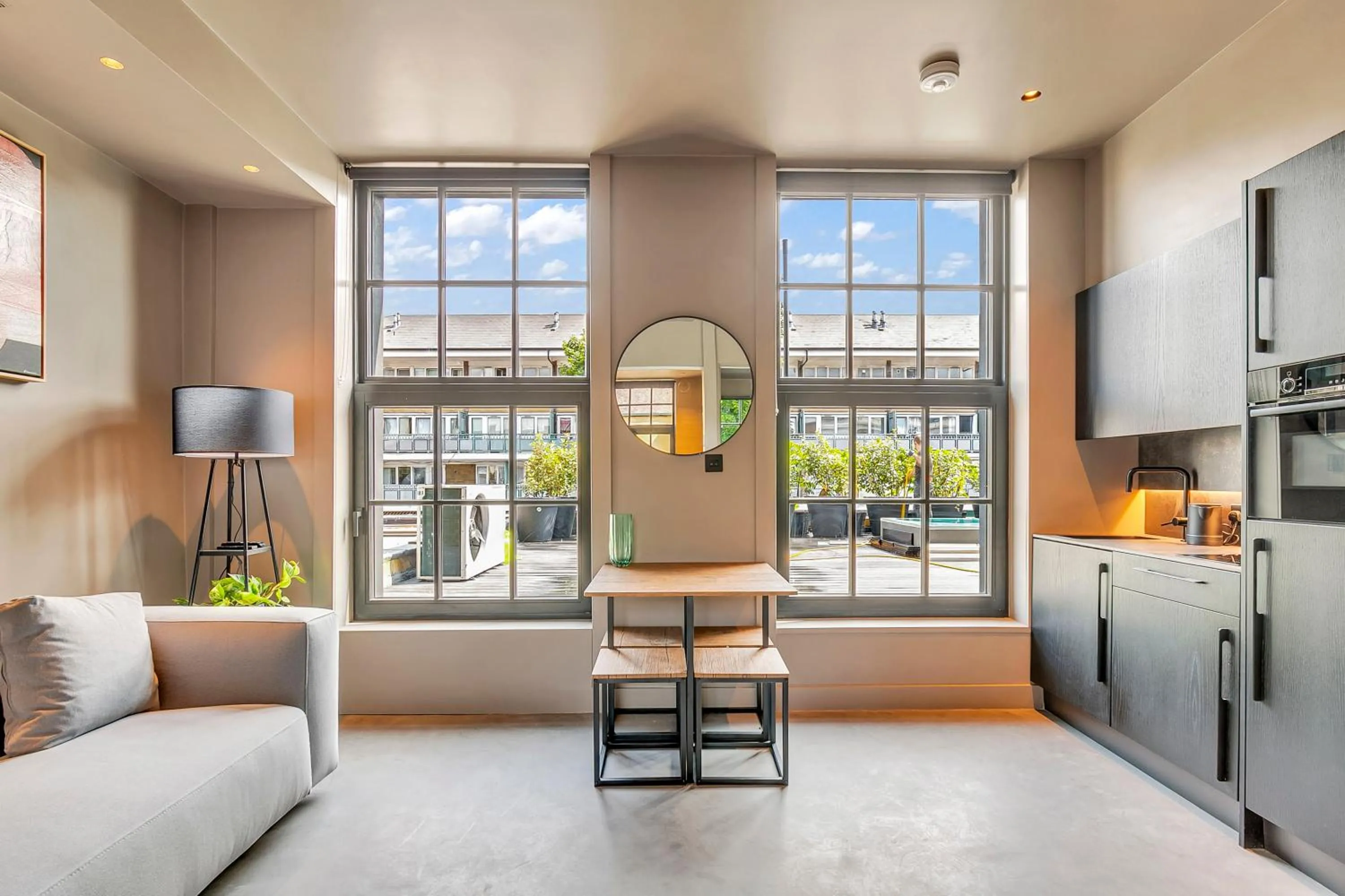 Living room in Kings House Apartments