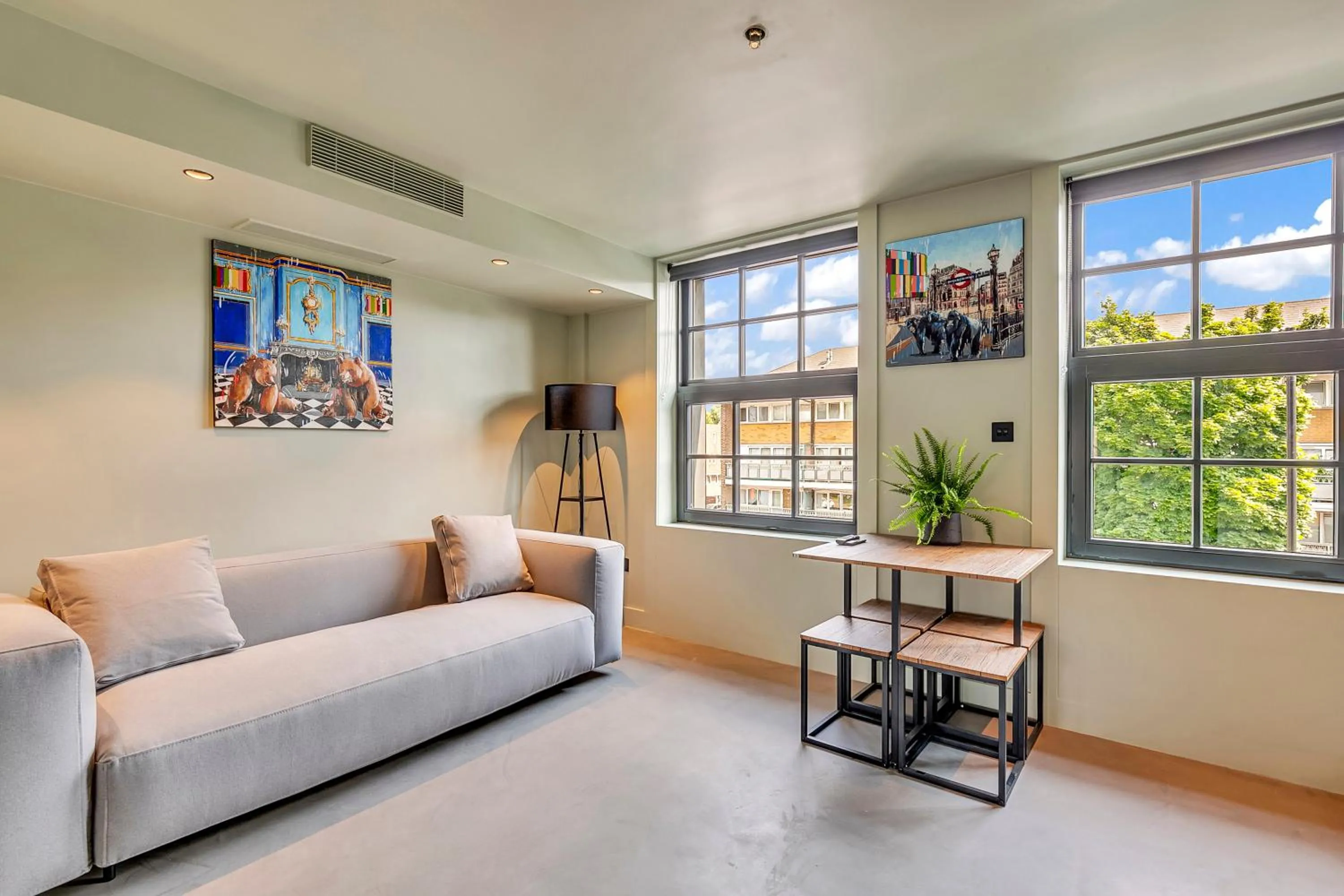 Living room in Kings House Apartments