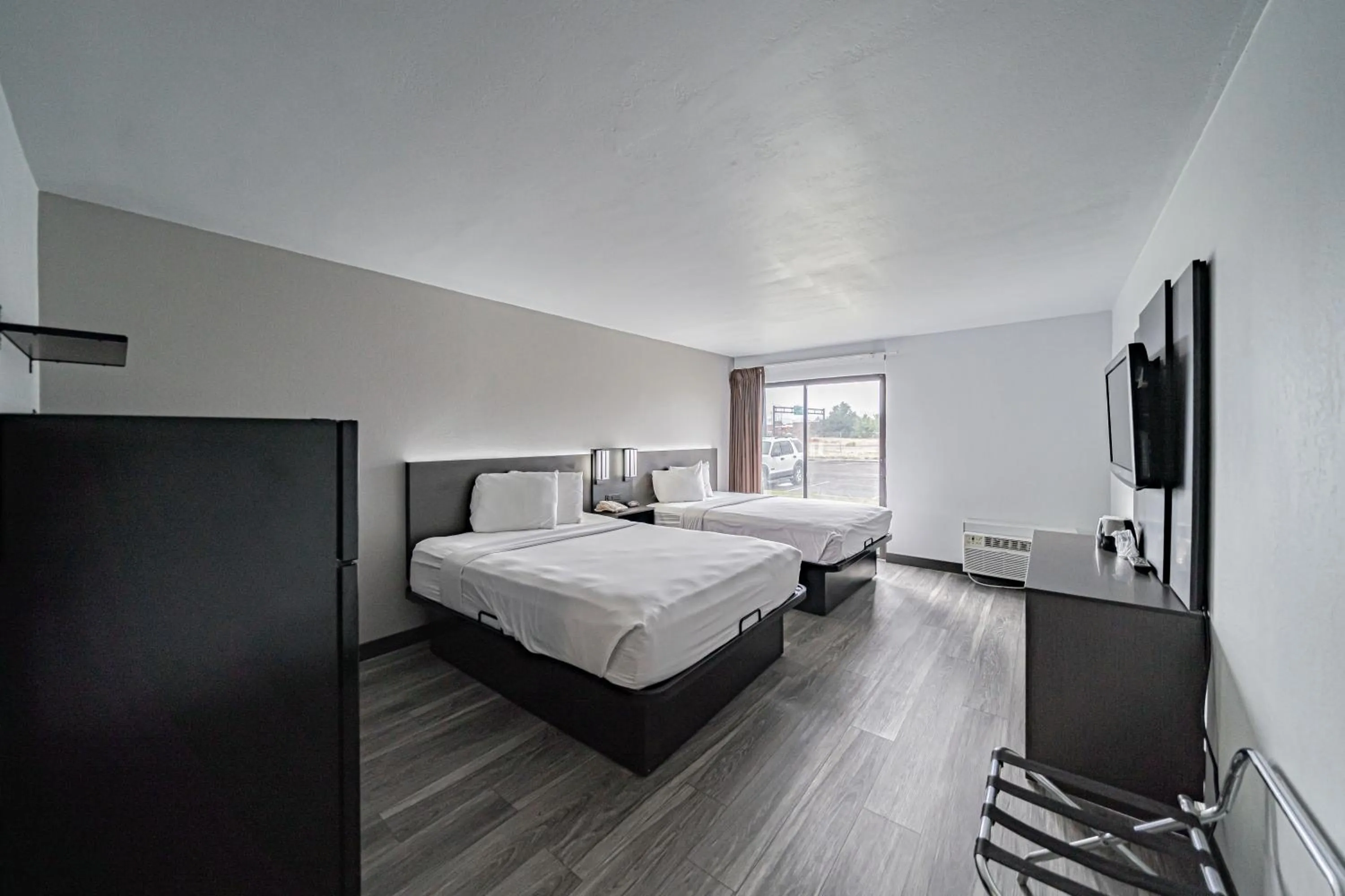 Bed in Studio 6 Pocatello, ID