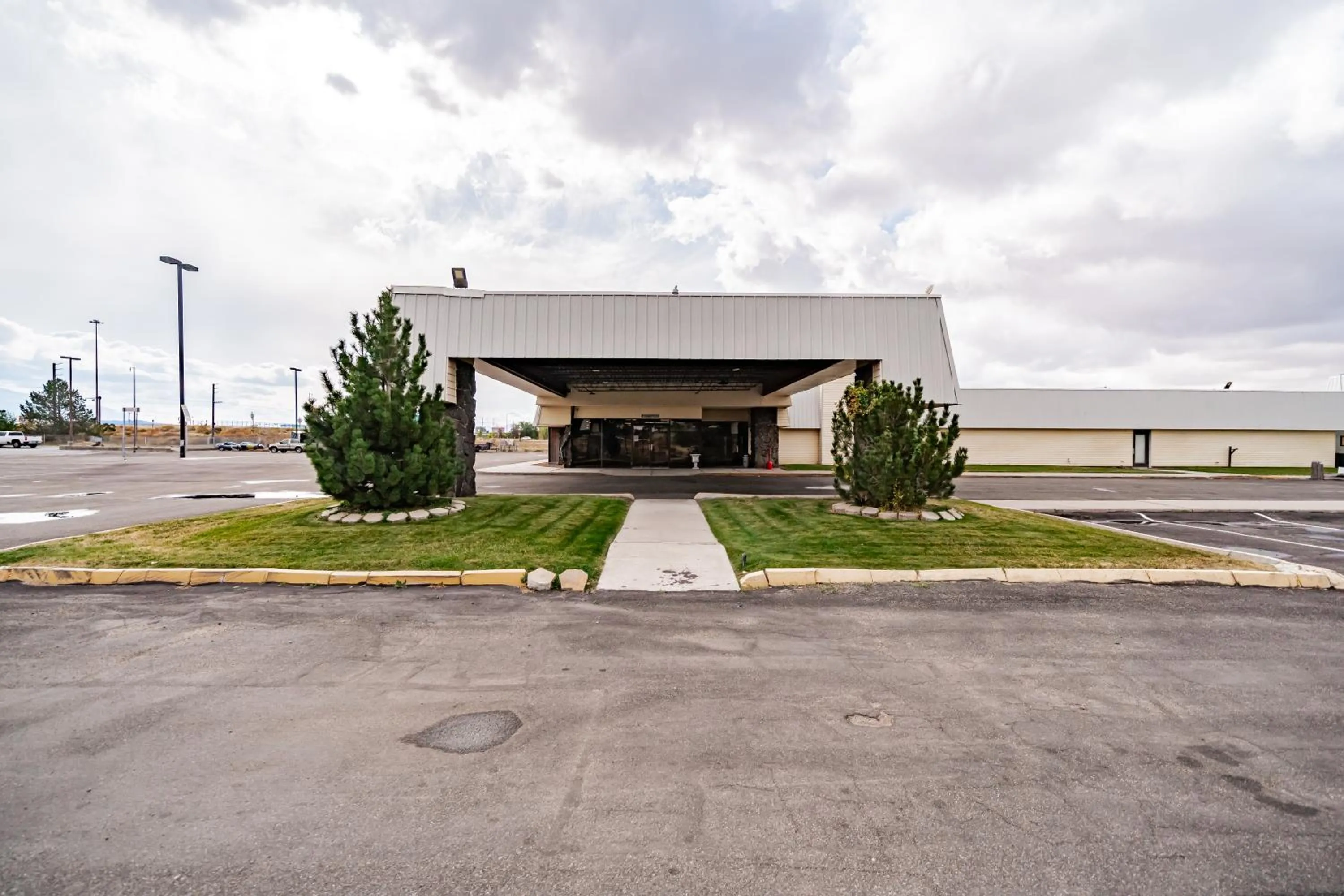 Property building in Studio 6 Pocatello, ID