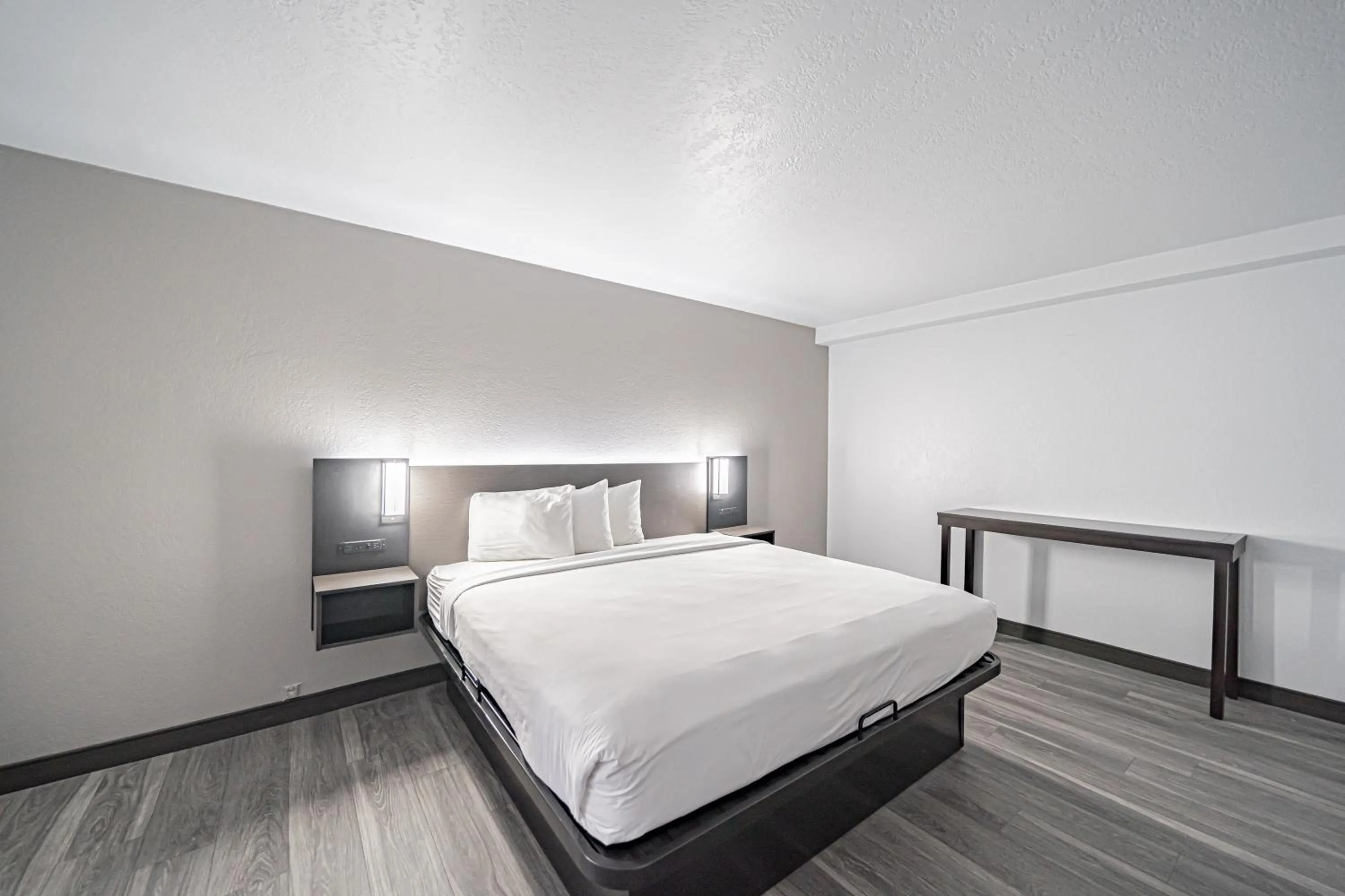 Bed in Studio 6 Pocatello, ID