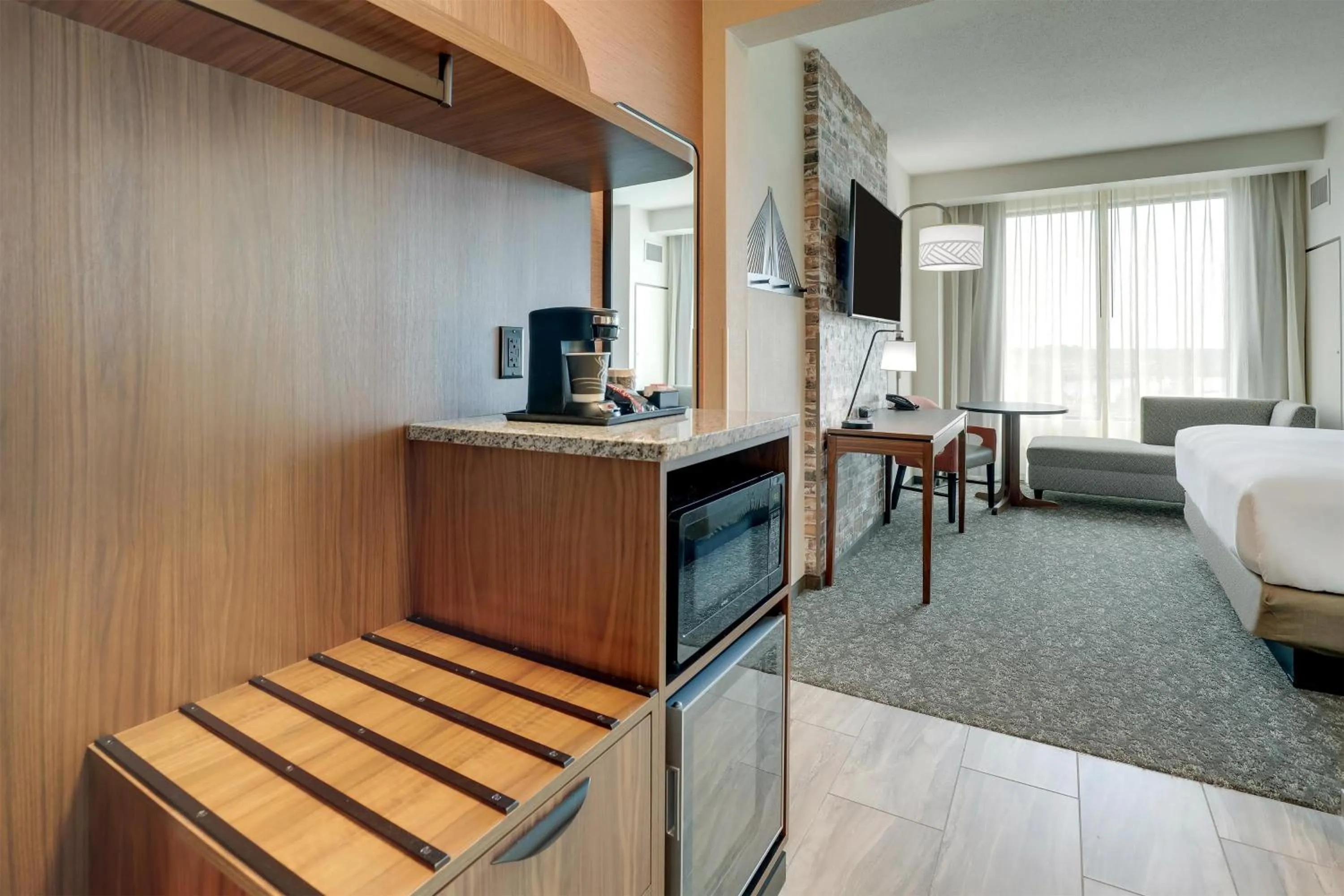 Bedroom, Bed in Drury Plaza Hotel North Charleston