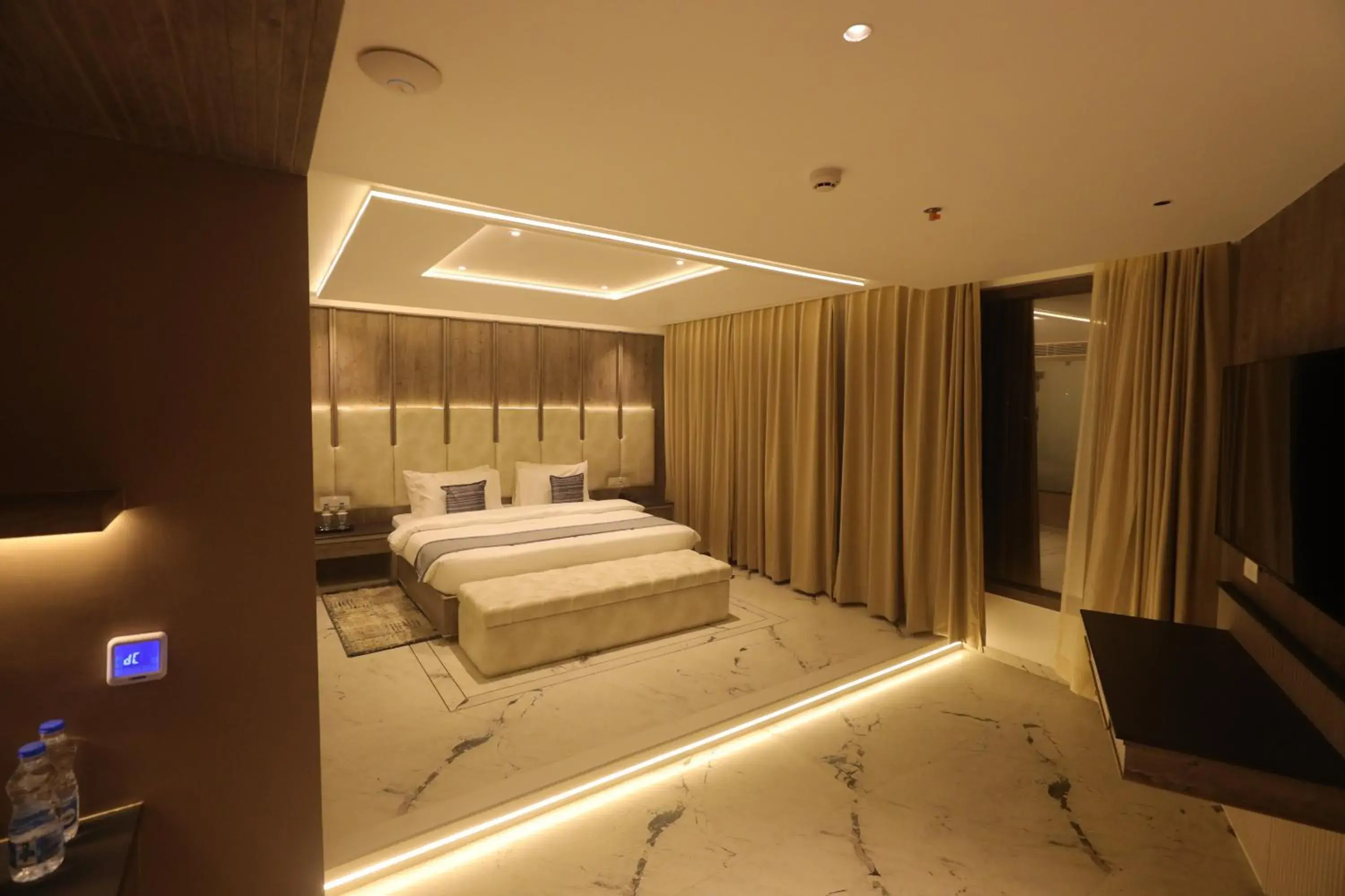 Bed in Sapphire Blue Bed in Sapphire Blue