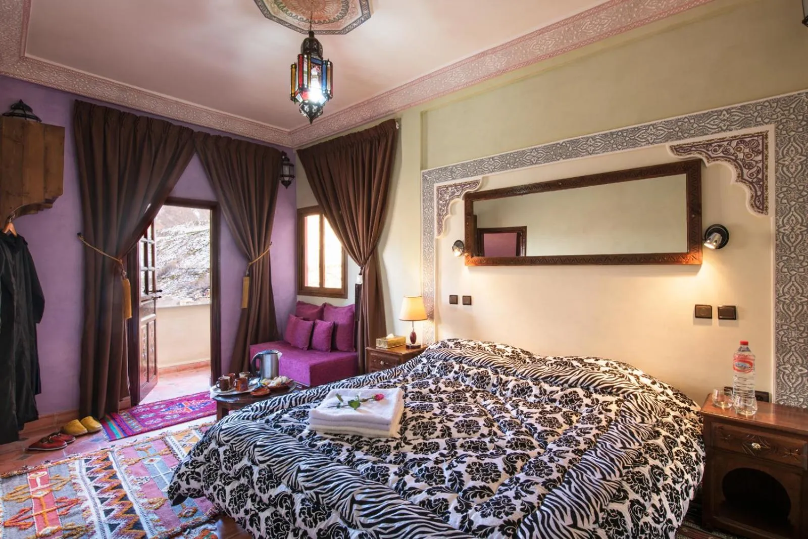 Photo of the whole room, Bed in Atlas Prestige