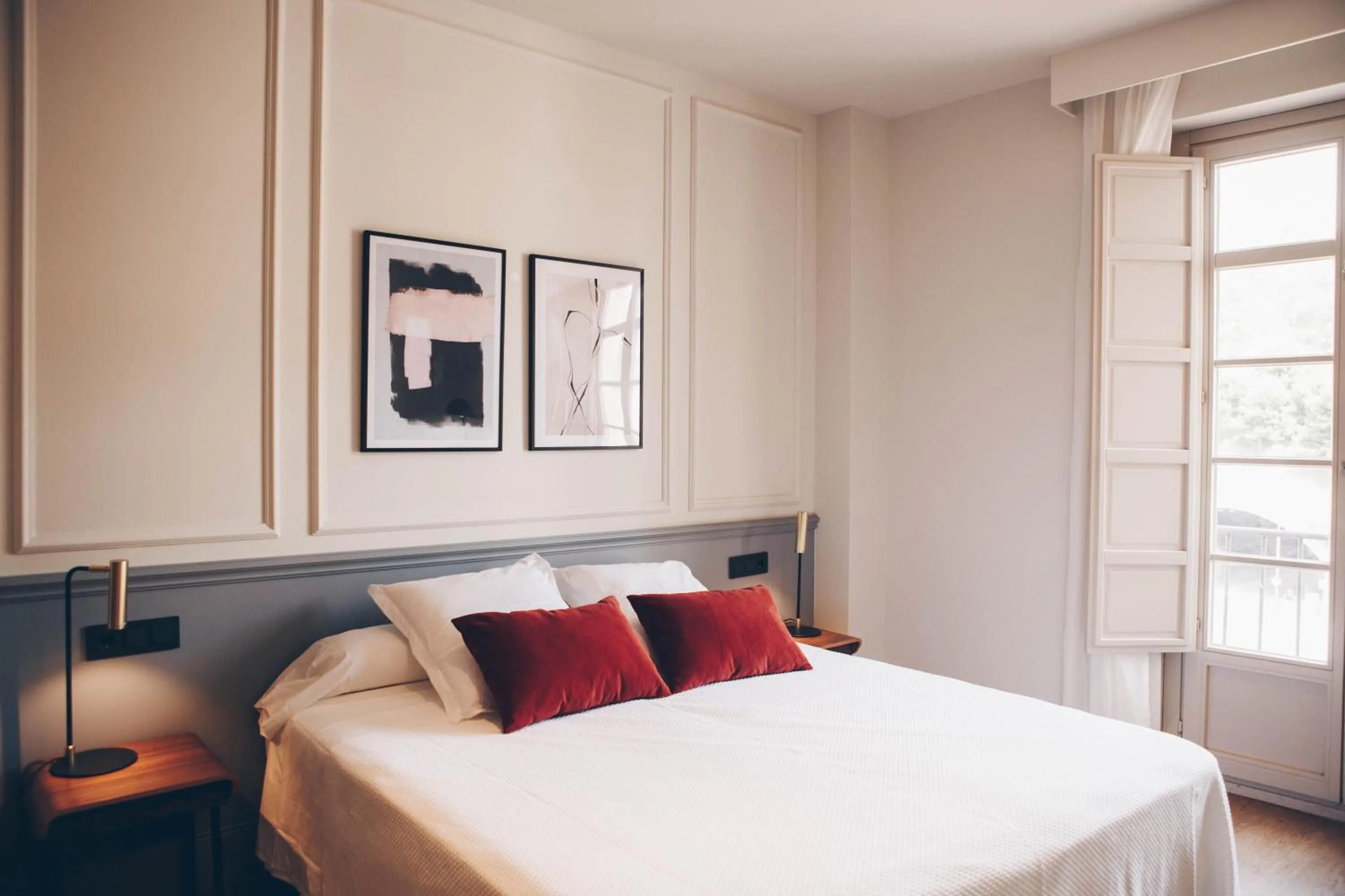 Bed in Alcazaba Premium Hotel